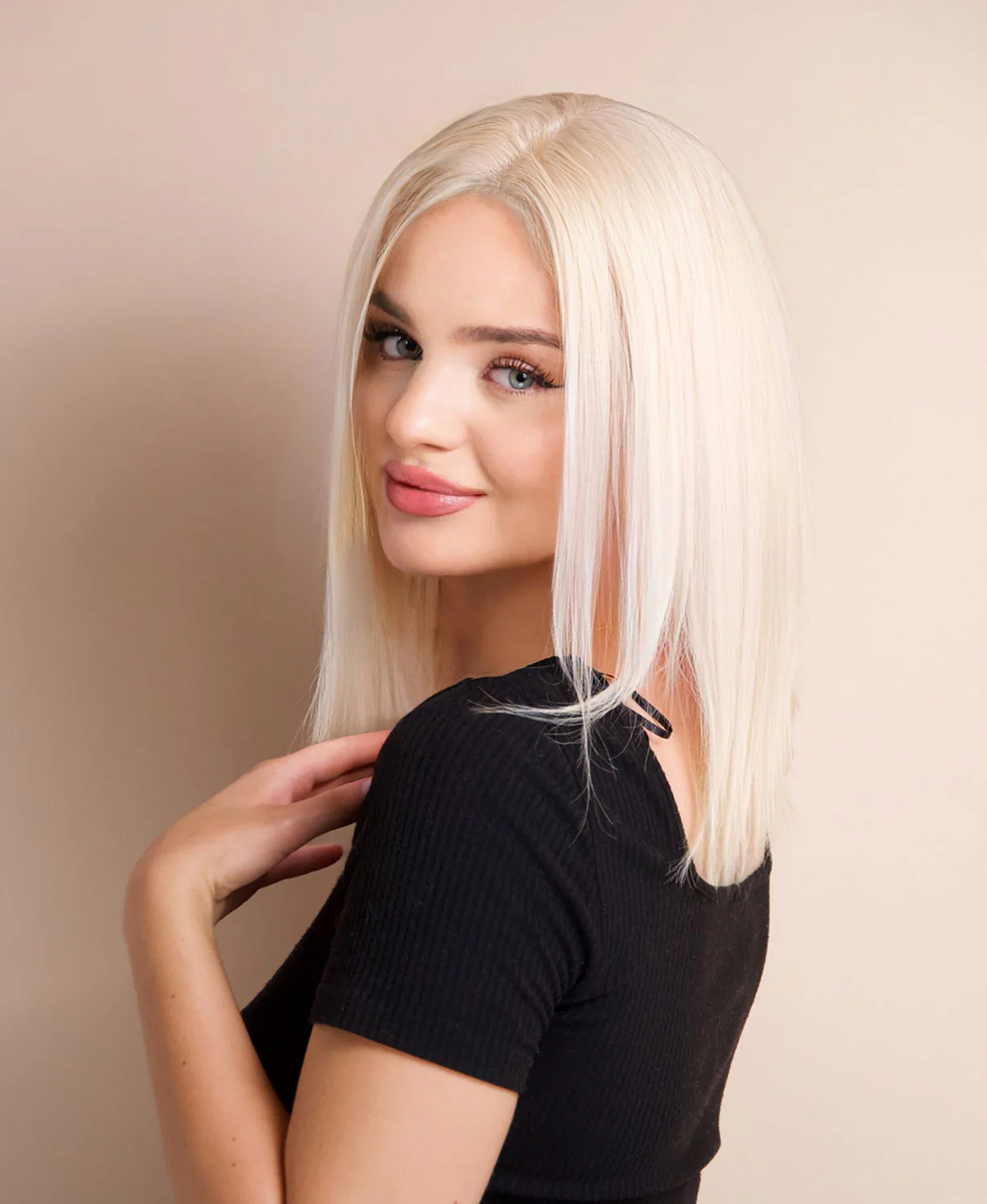 long bob human wig  - 12" platinum blonde. - Image 3