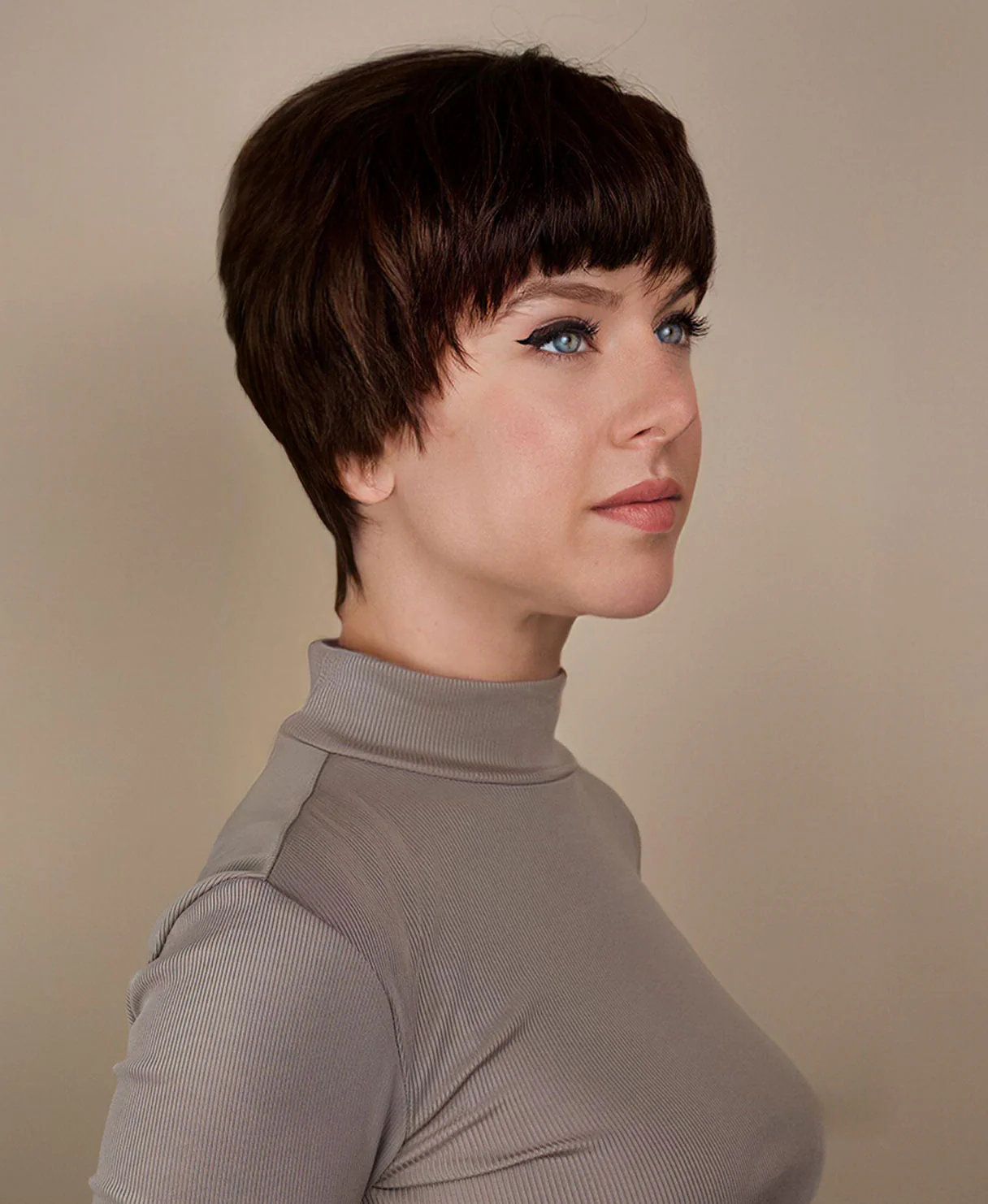 pixie cut human wig - 6" chocolate brown. - Image 4