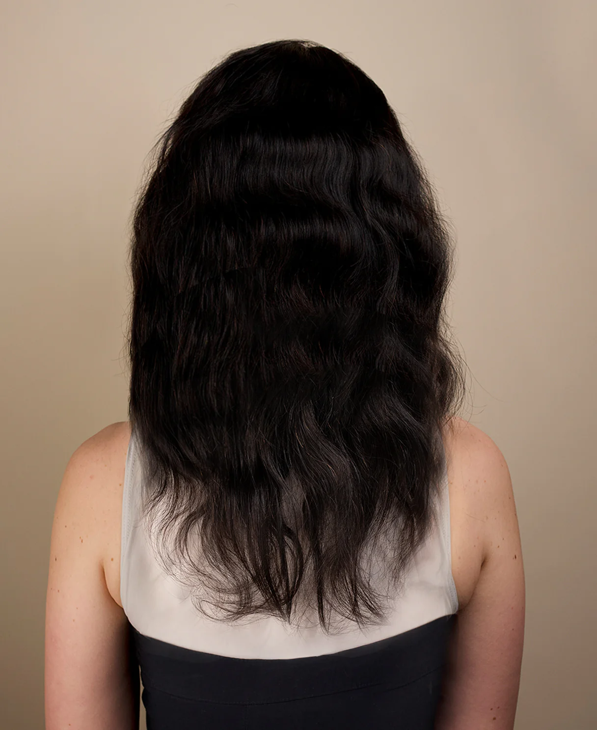 pre-cut full lace wavy human wig - 16" natural black. - Image 2
