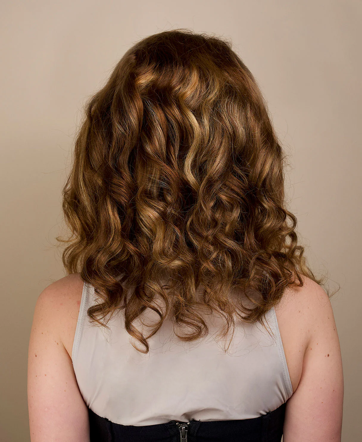 put on & go pre-cut lace wavy human wig - 16" caramel balayage. - Image 2