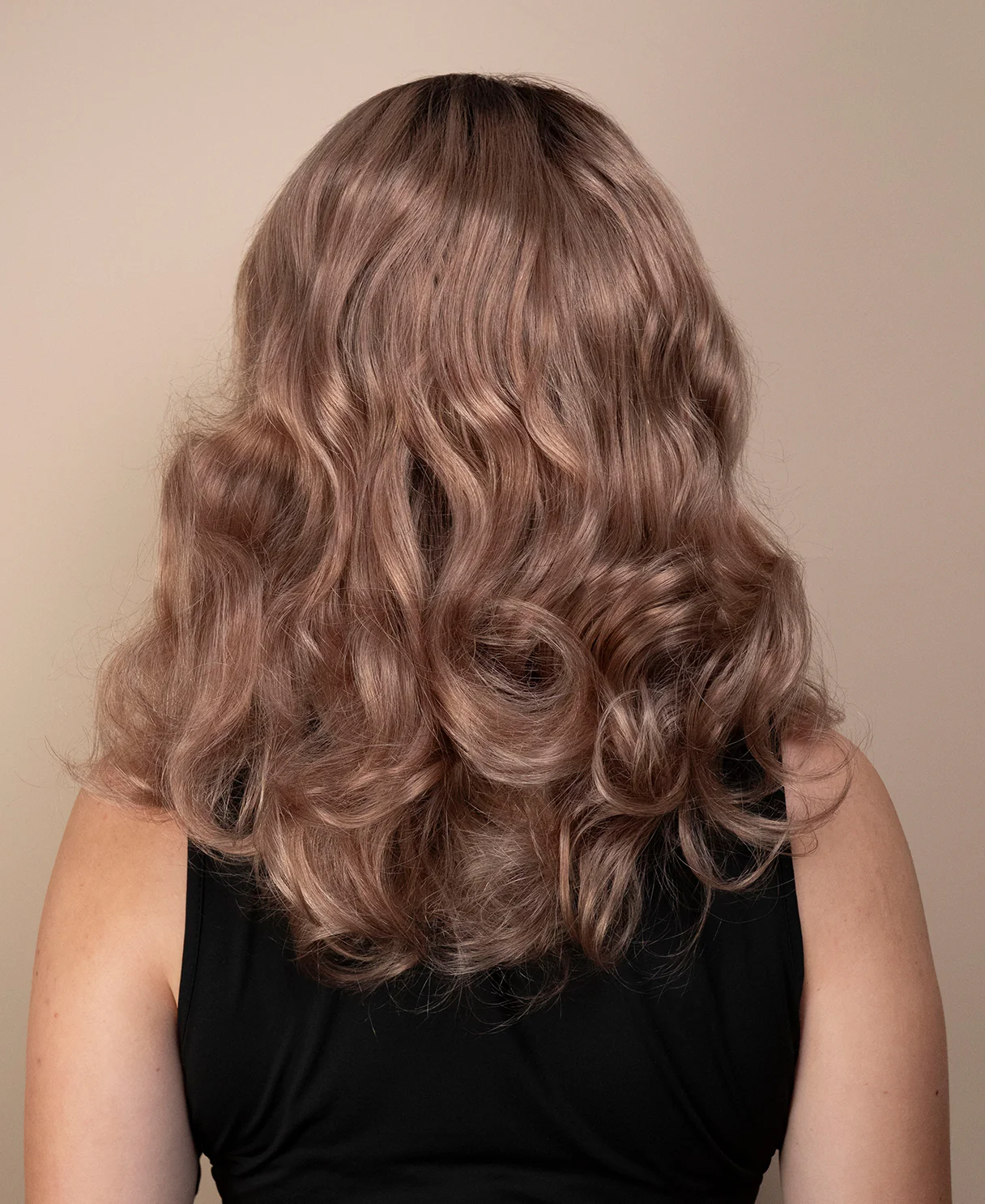 soft curls front lace wig - 14" rooted champagne blonde. - Image 2