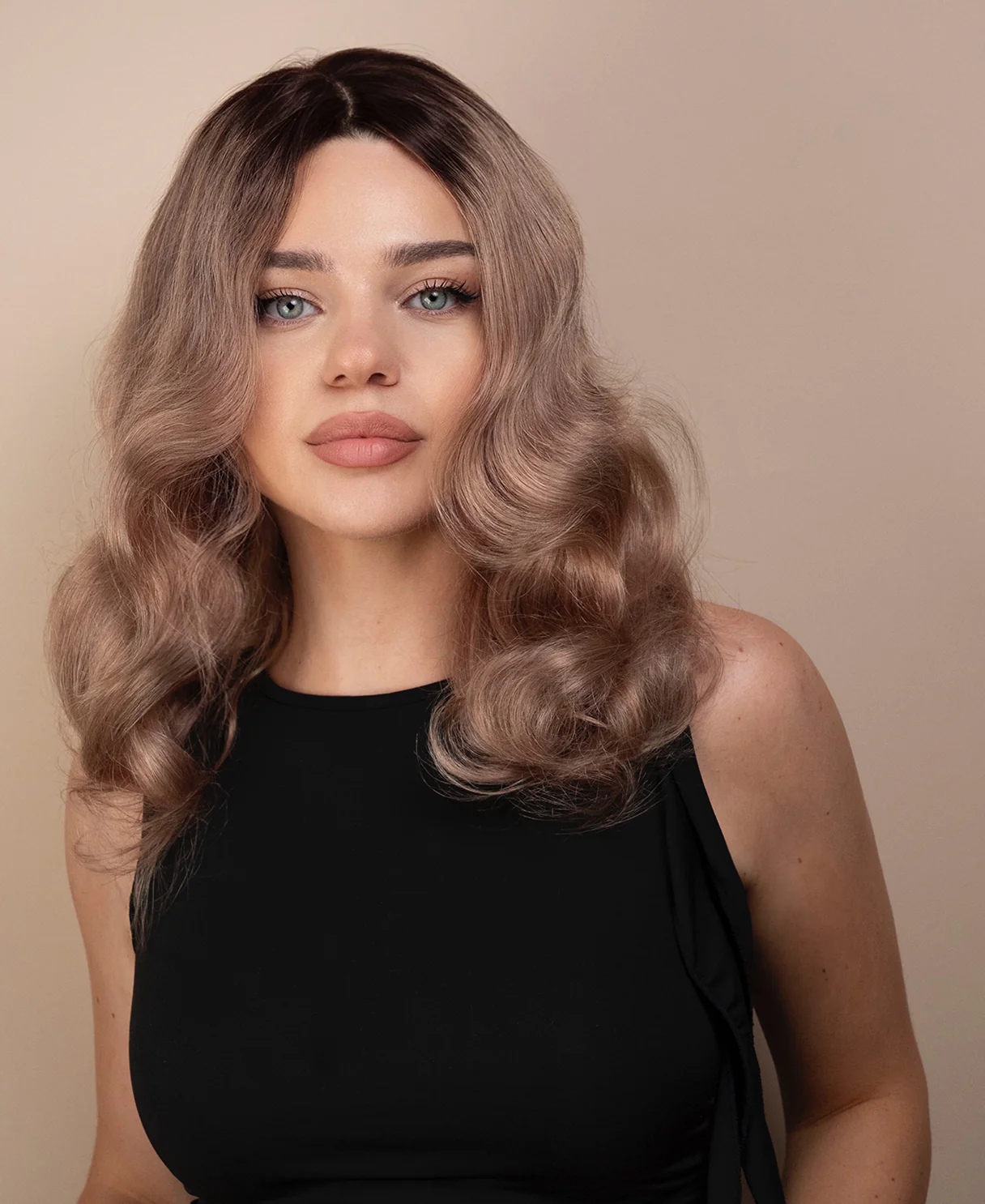 soft curls front lace wig - 14" rooted champagne blonde. - Image 5