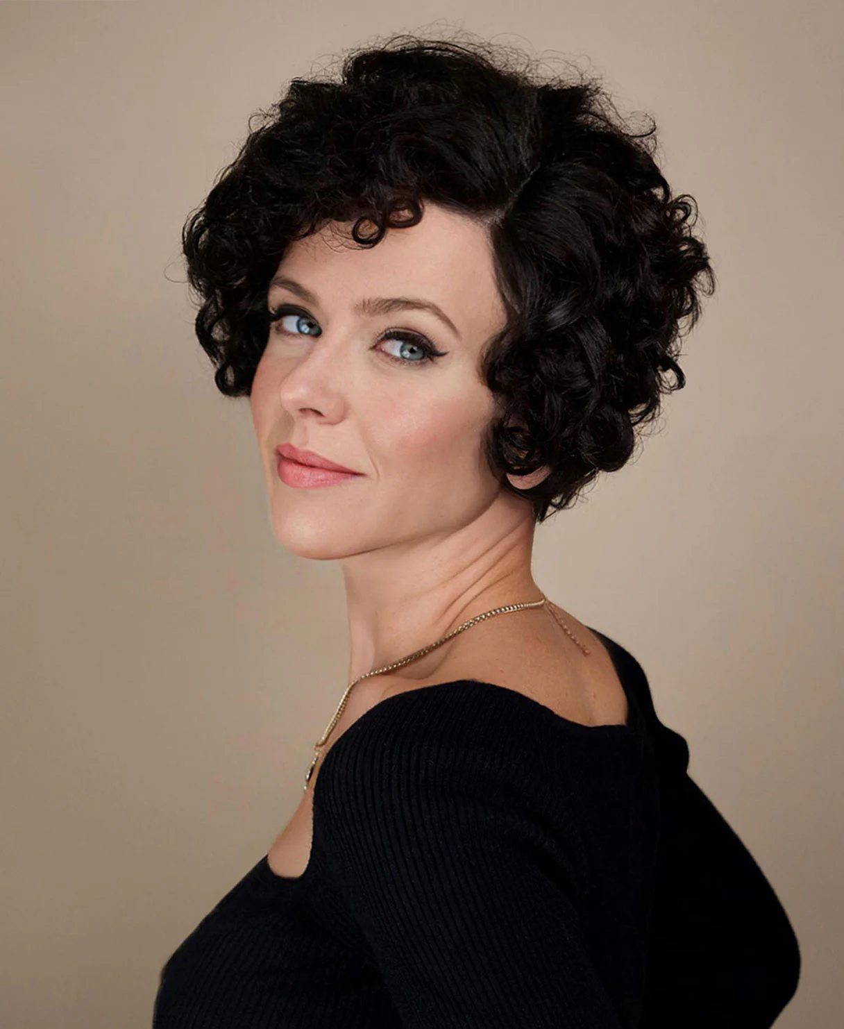 t-part curly human wig - 6" natural black. - Image 3