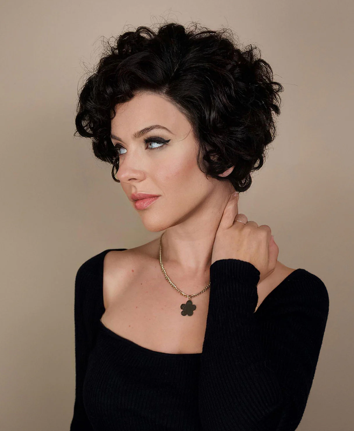 t-part curly human wig - 6" natural black. - Image 5