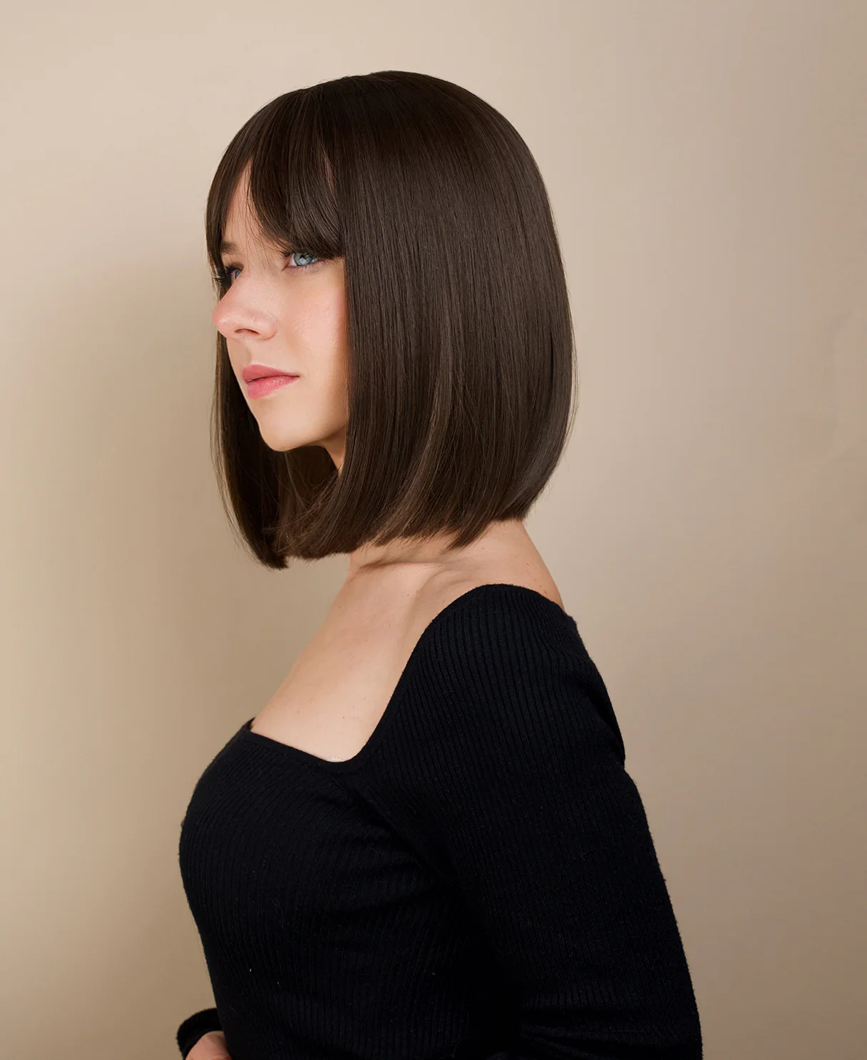 vegan fiber wig - 10" brown bob with fringe and peekaboo highlights. - Image 6
