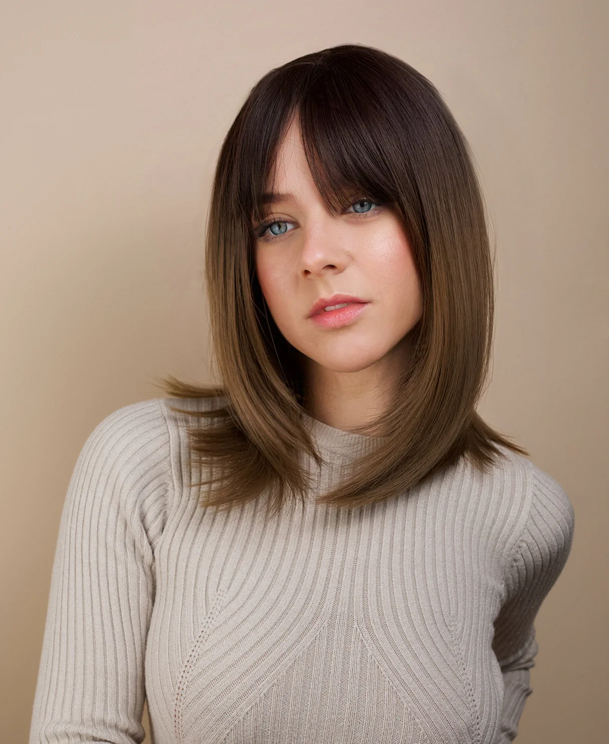vegan fiber wig - 16" brown melt with fringe. - Image 4