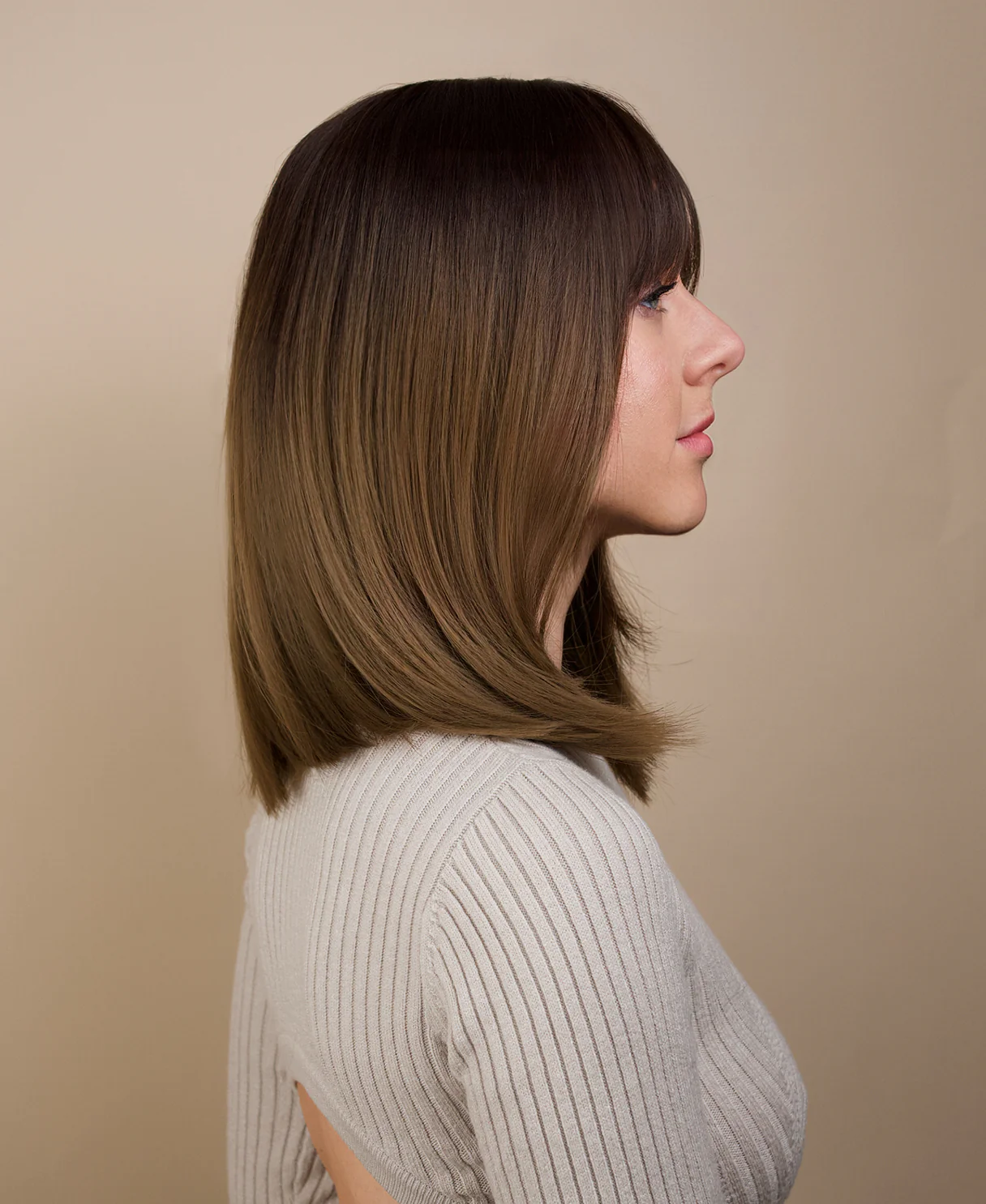 vegan fiber wig - 16" brown melt with fringe. - Image 6