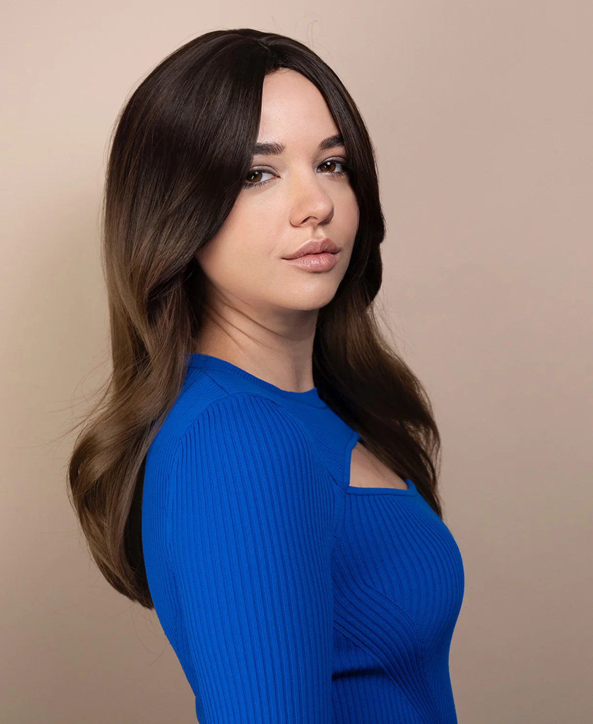 vegan fiber wig - 16" layered  brown melt. - Image 5