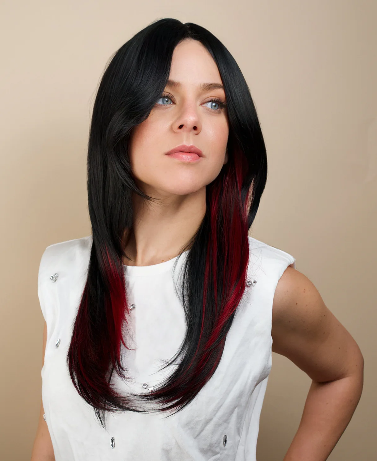 vegan fiber wig - 20" layered black with peekaboo red highlights. - Image 4