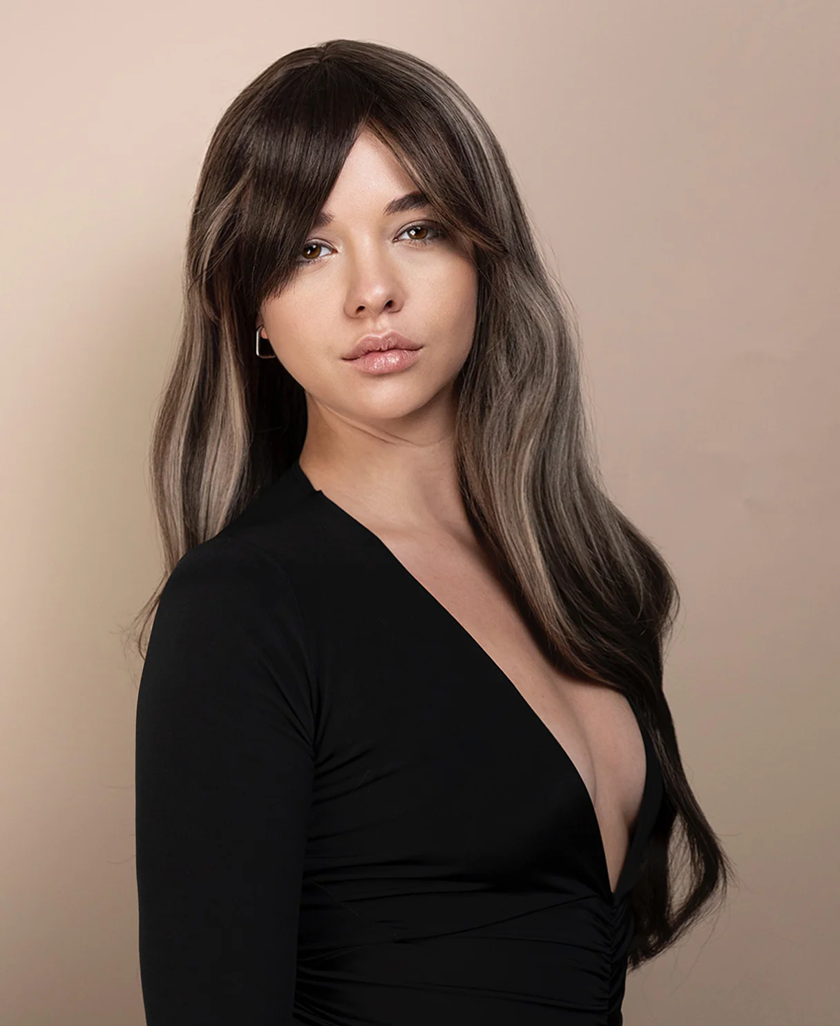 vegan fiber wig - 24" ash highlights with curtain bangs. - Image 6