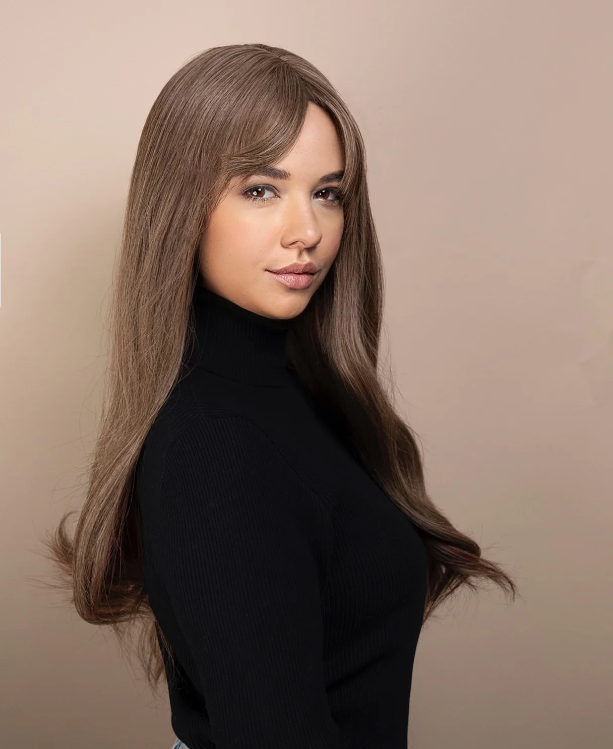 vegan fiber wig - 24" ash with red highlights and fringe. - Image 3