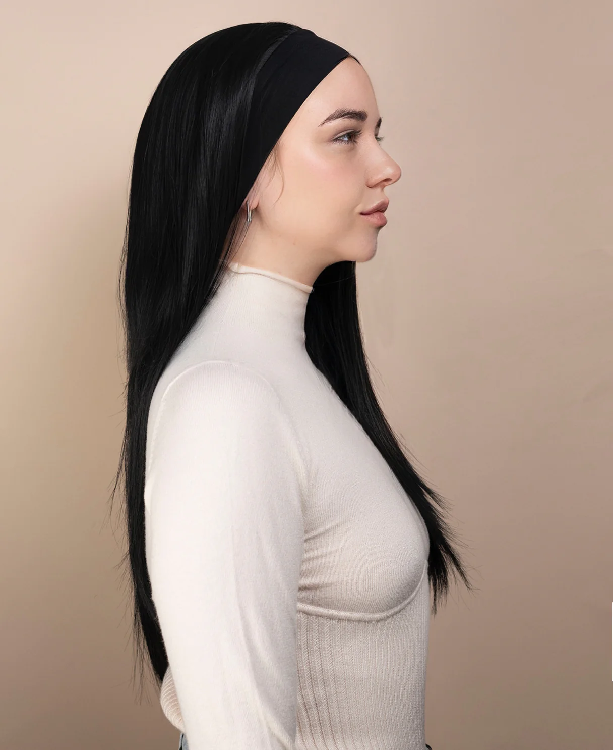 vegan fiber wig - 24" jet black with headband. - Image 3