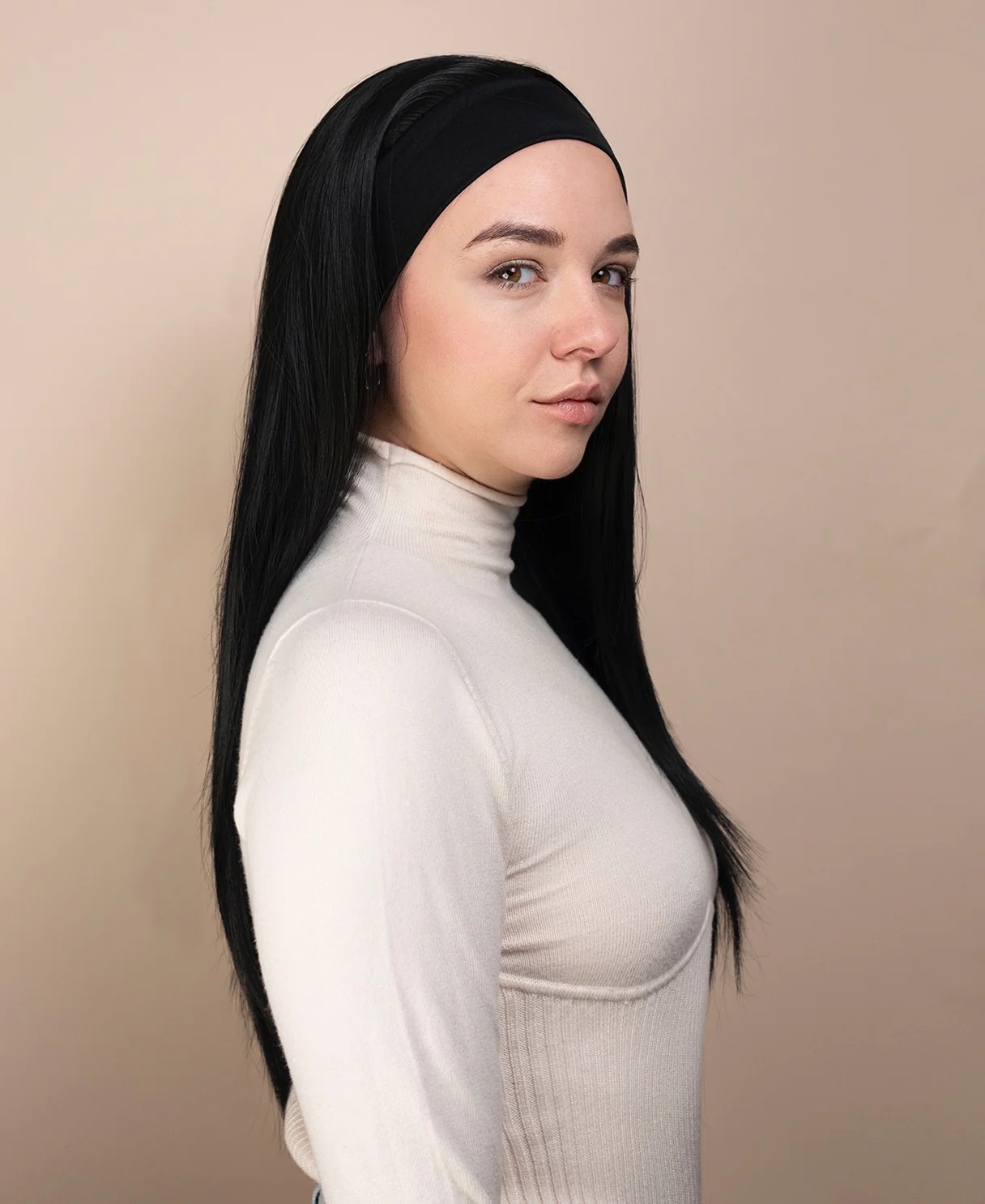 vegan fiber wig - 24" jet black with headband. - Image 5