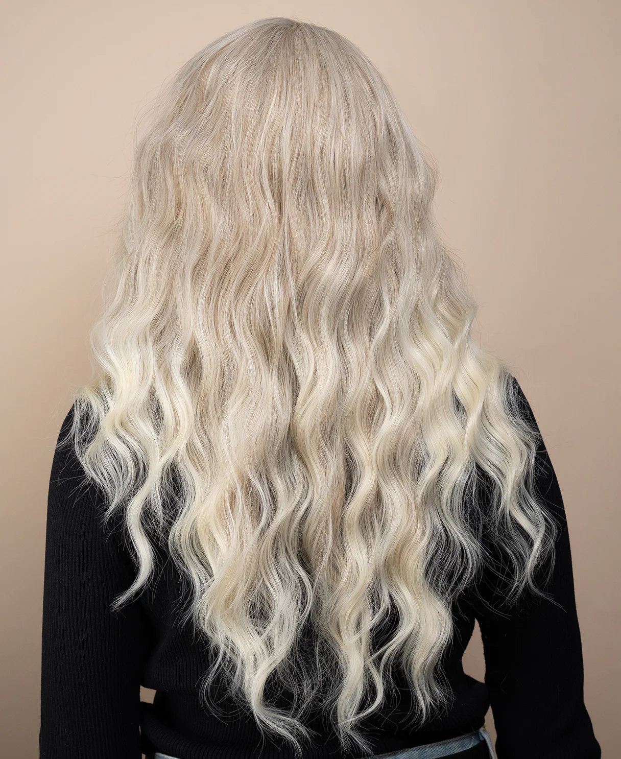 vegan fiber wig - 24" wavy scandinavian balayage. - Image 2