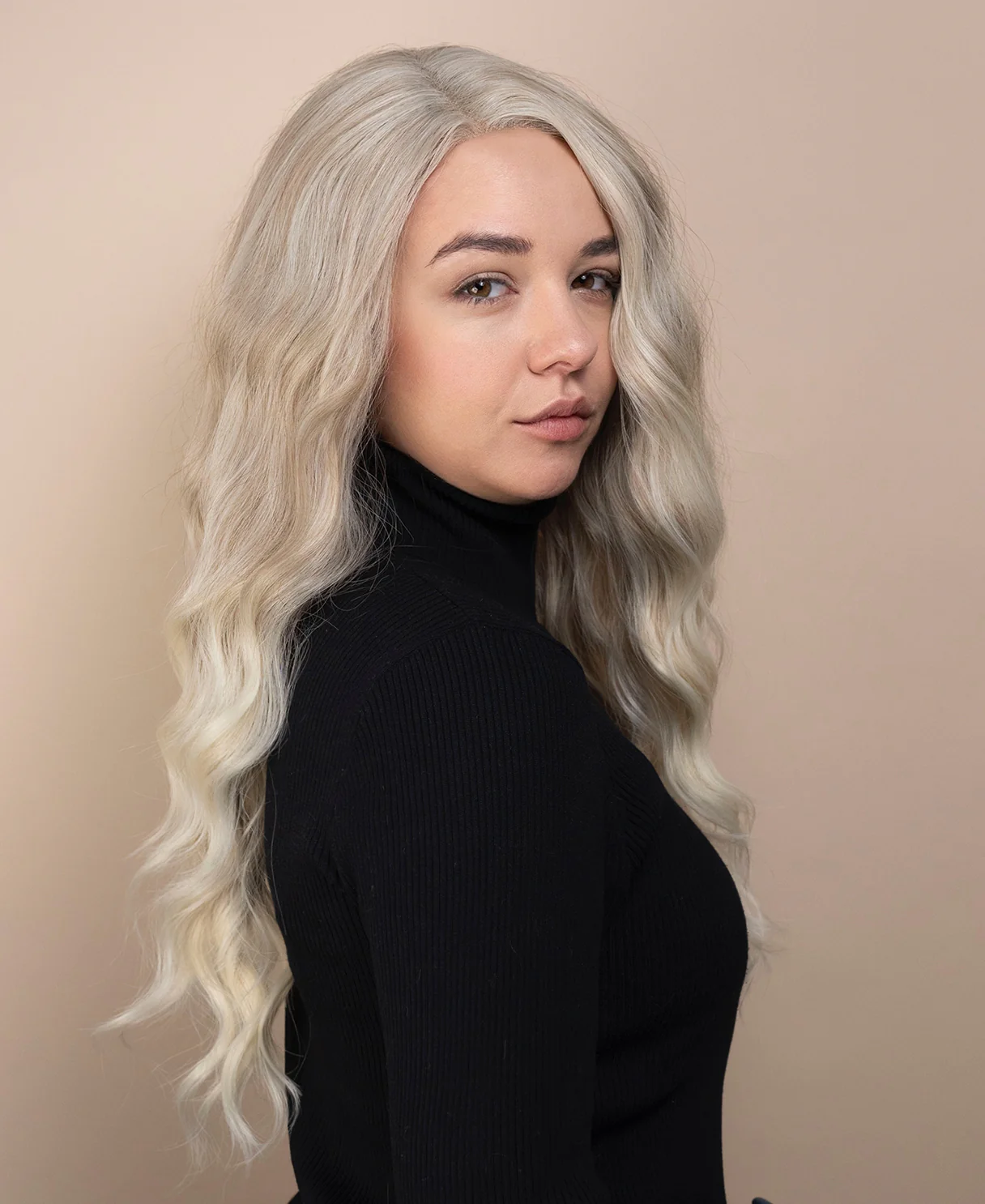 vegan fiber wig - 24" wavy scandinavian balayage. - Image 3
