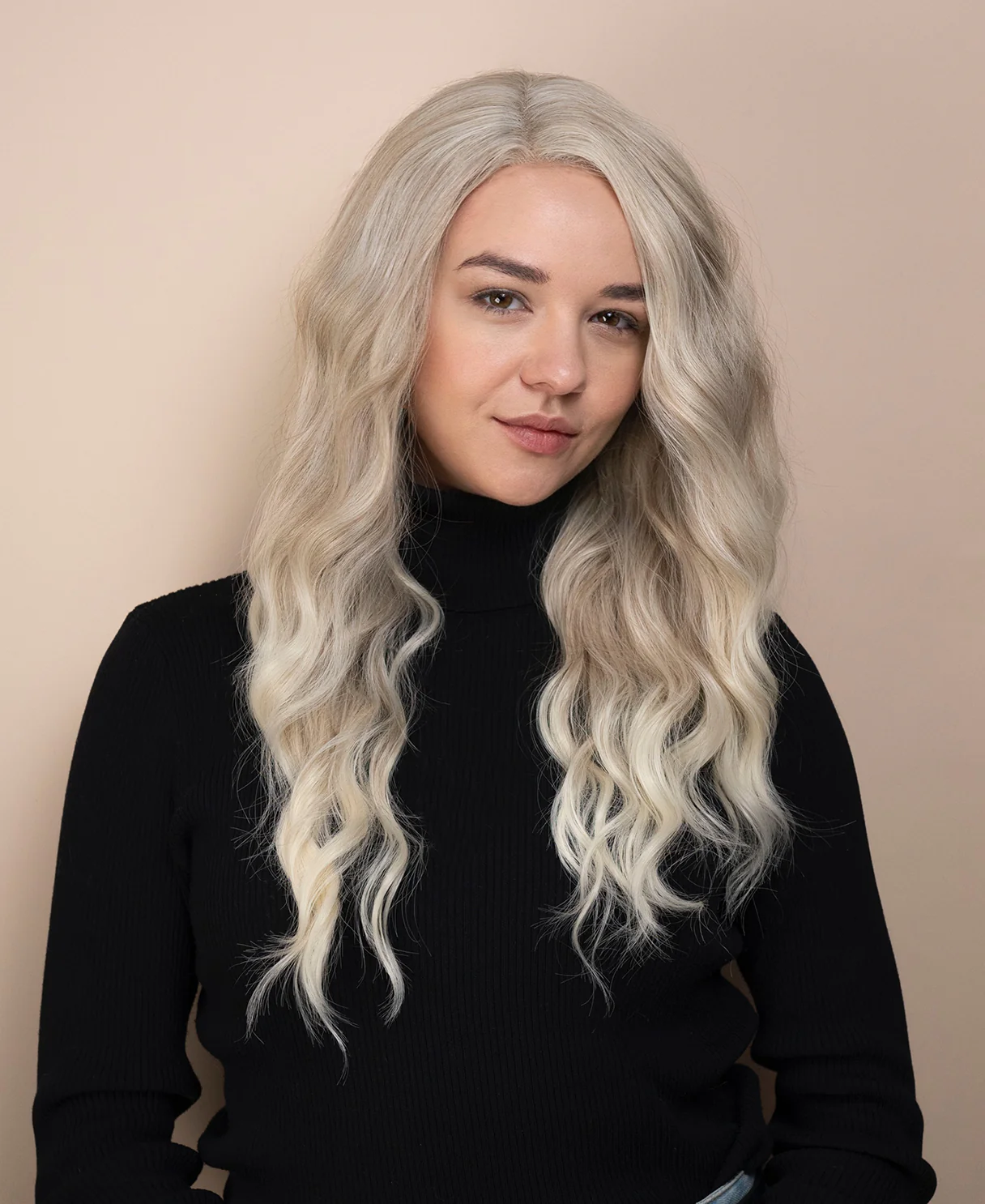 vegan fiber wig - 24" wavy scandinavian balayage. - Image 4