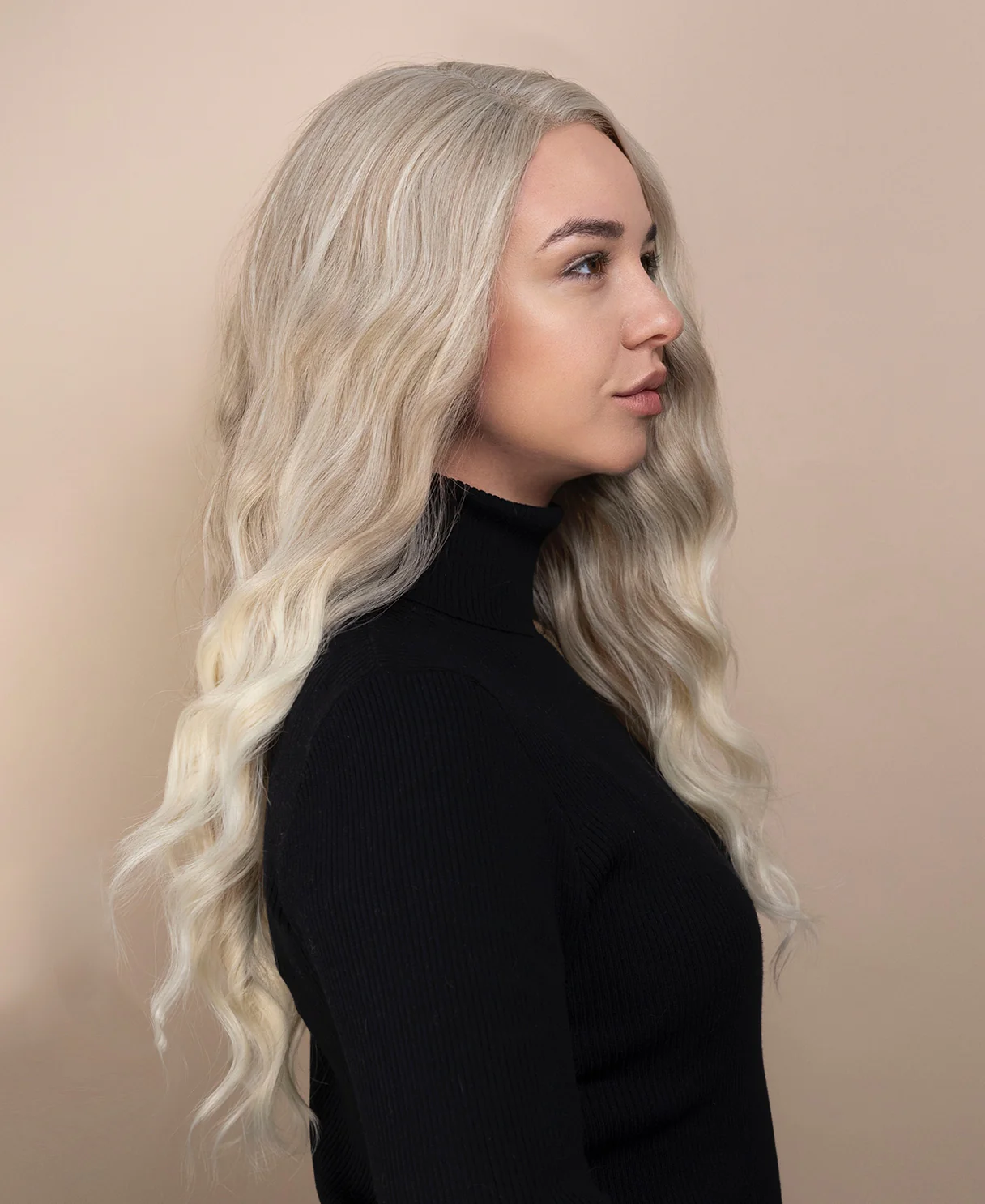 vegan fiber wig - 24" wavy scandinavian balayage. - Image 5