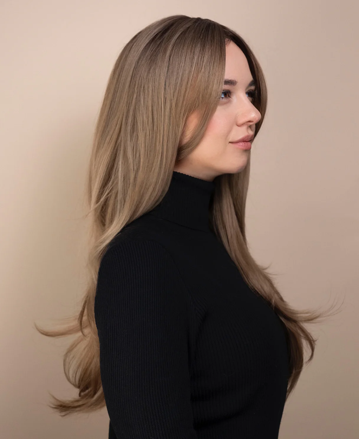 vegan fiber wig - 26" ash layered blowout. - Image 3