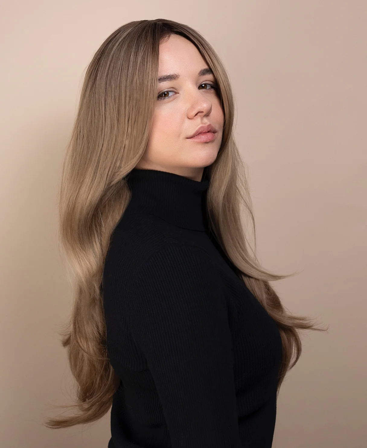 vegan fiber wig - 26" ash layered blowout. - Image 4