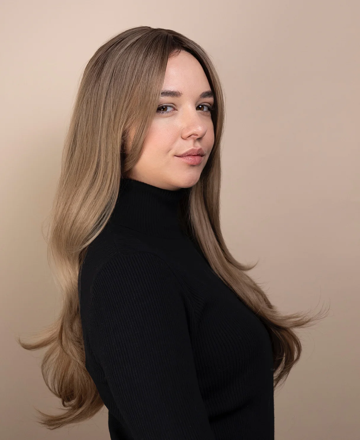 vegan fiber wig - 26" ash layered blowout. - Image 5