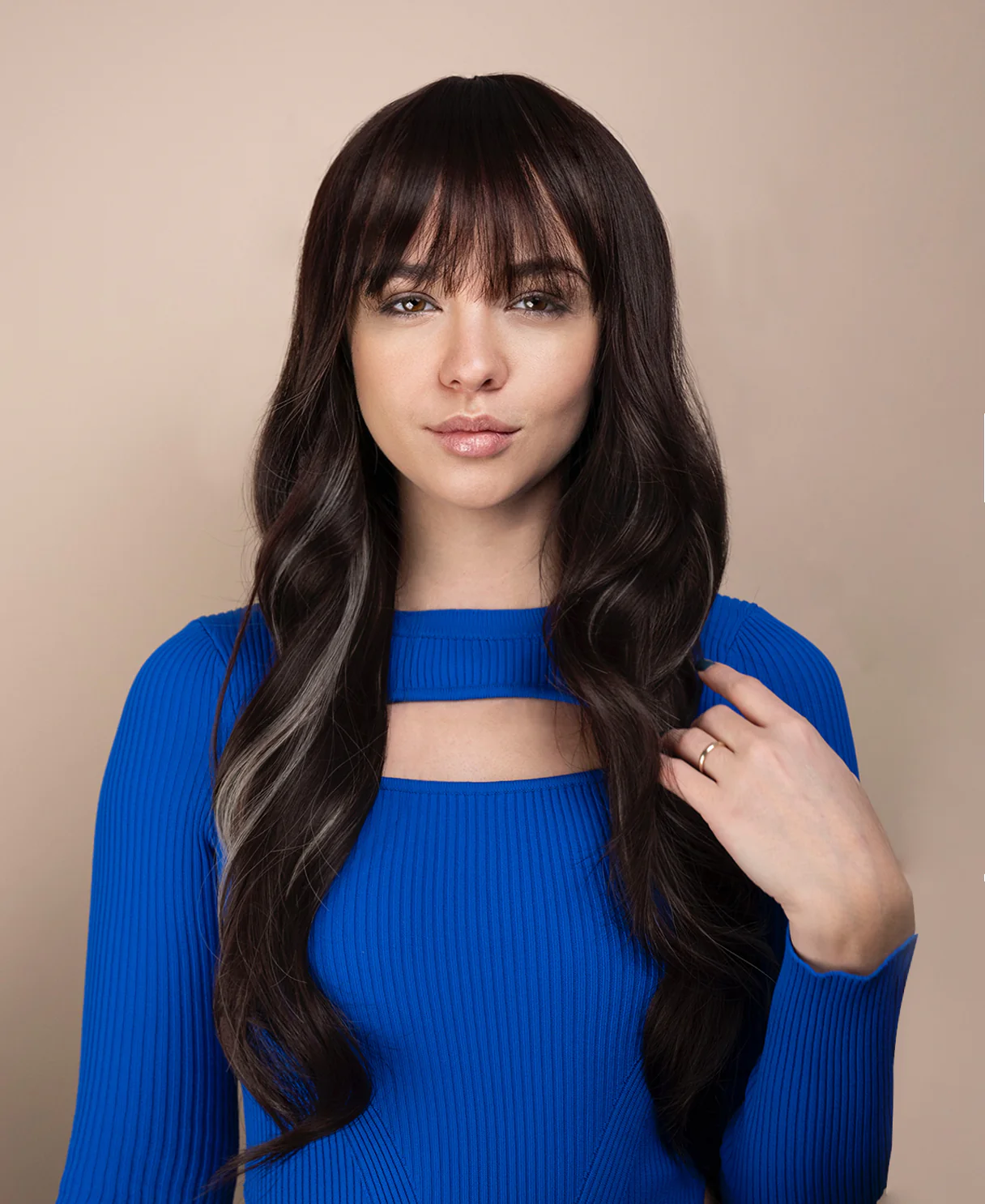 vegan fiber wig - 26" dark highlights with wispy bangs. - Image 4