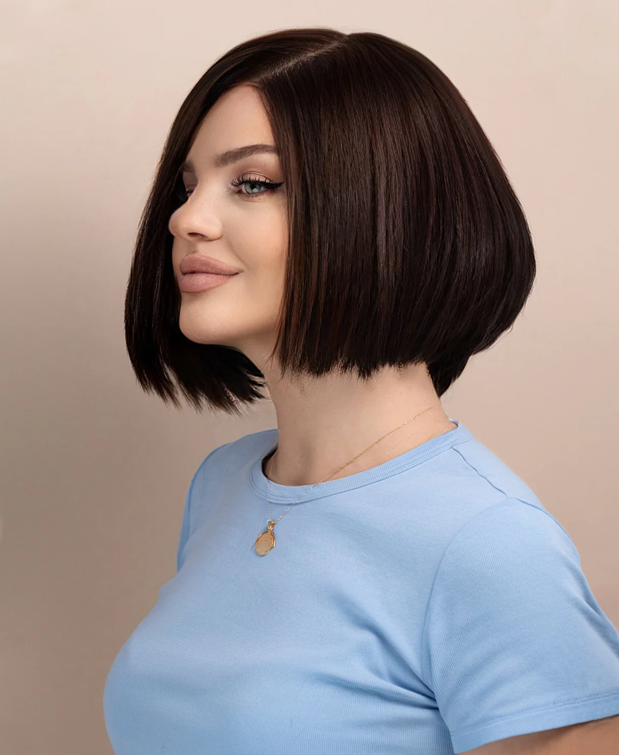 wedge bob t-part human wig - 8" chocolate brown. - Image 3