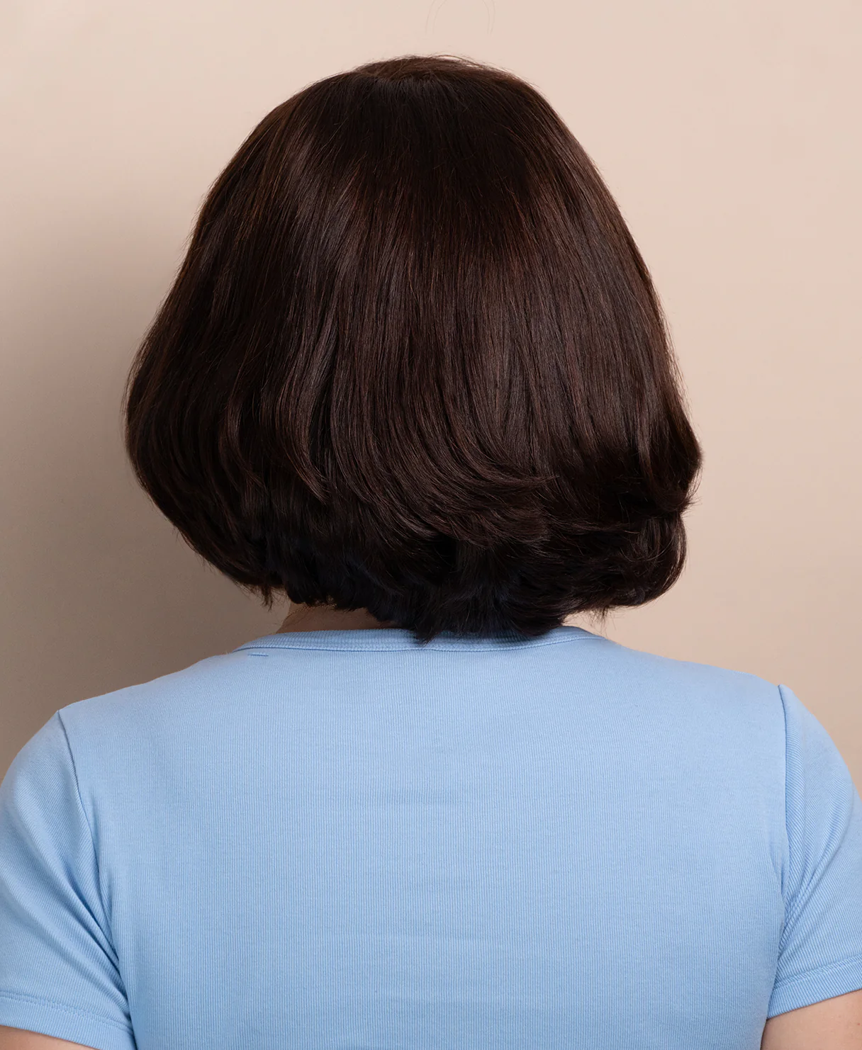 wedge bob t-part human wig - 8" chocolate brown. - Image 5