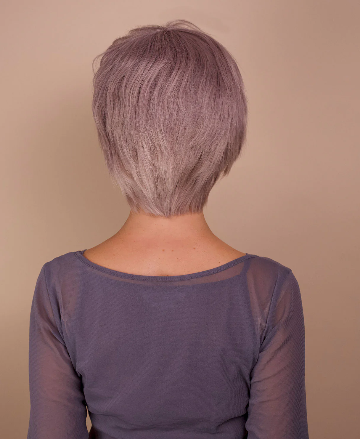 wedge cut human wig - 8" silver. - Image 2