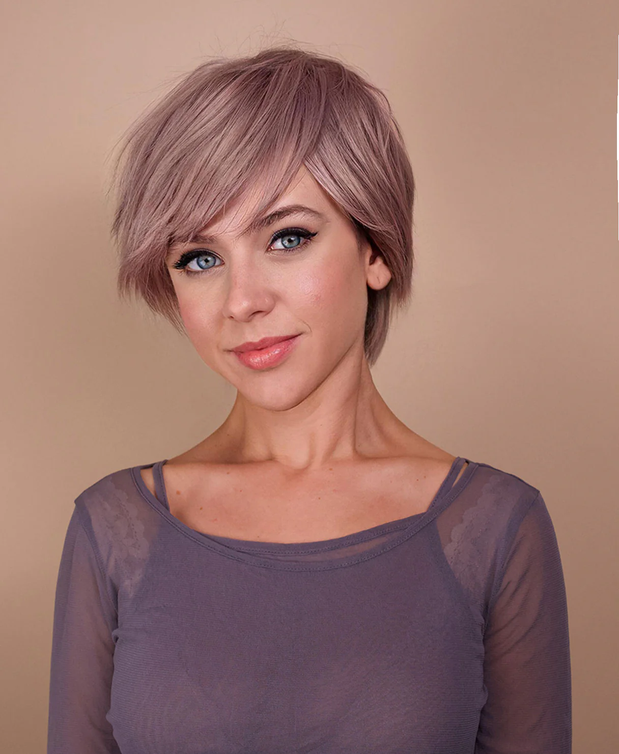 wedge cut human wig - 8" silver. - Image 5