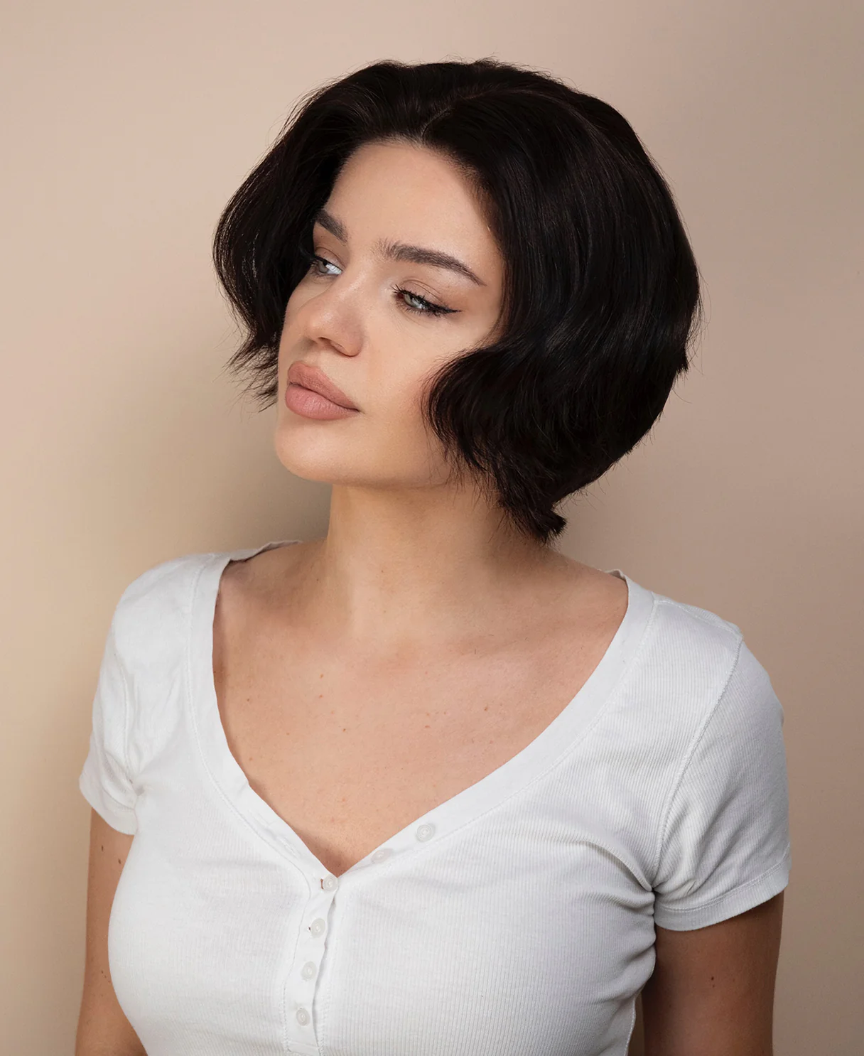 wedge lace front human wig - 8" dark brown. - Image 3