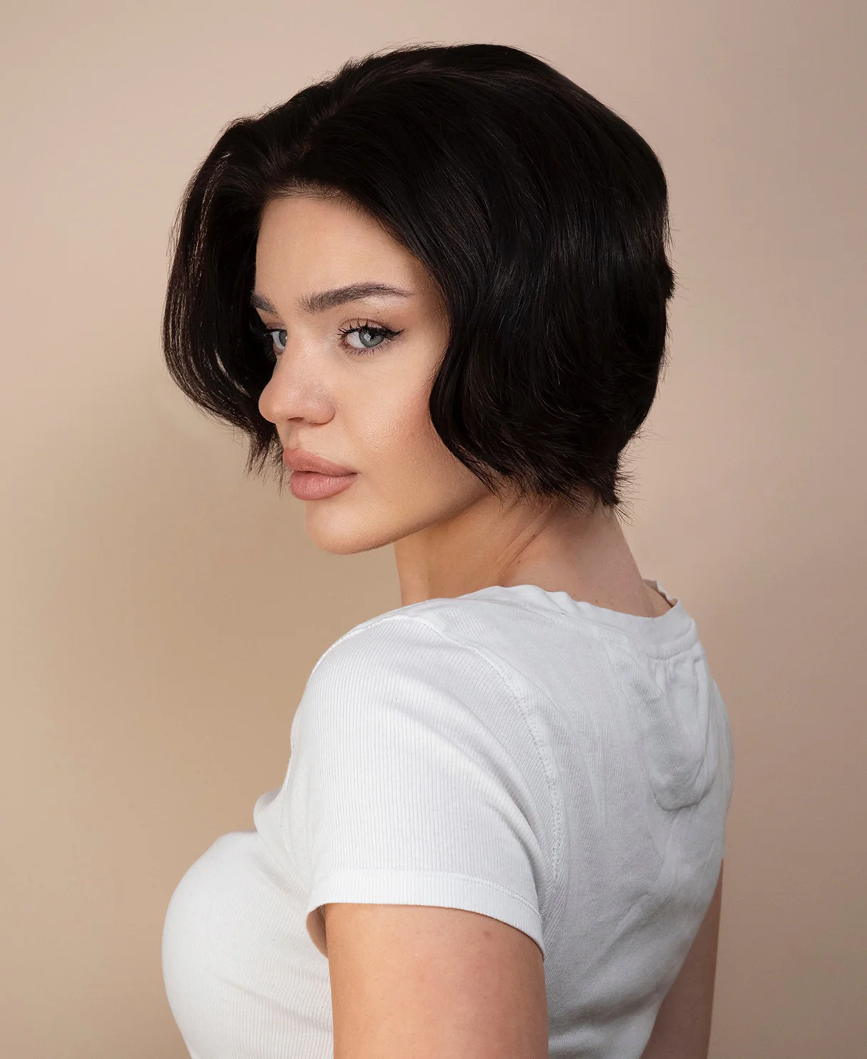 wedge lace front human wig - 8" dark brown. - Image 4
