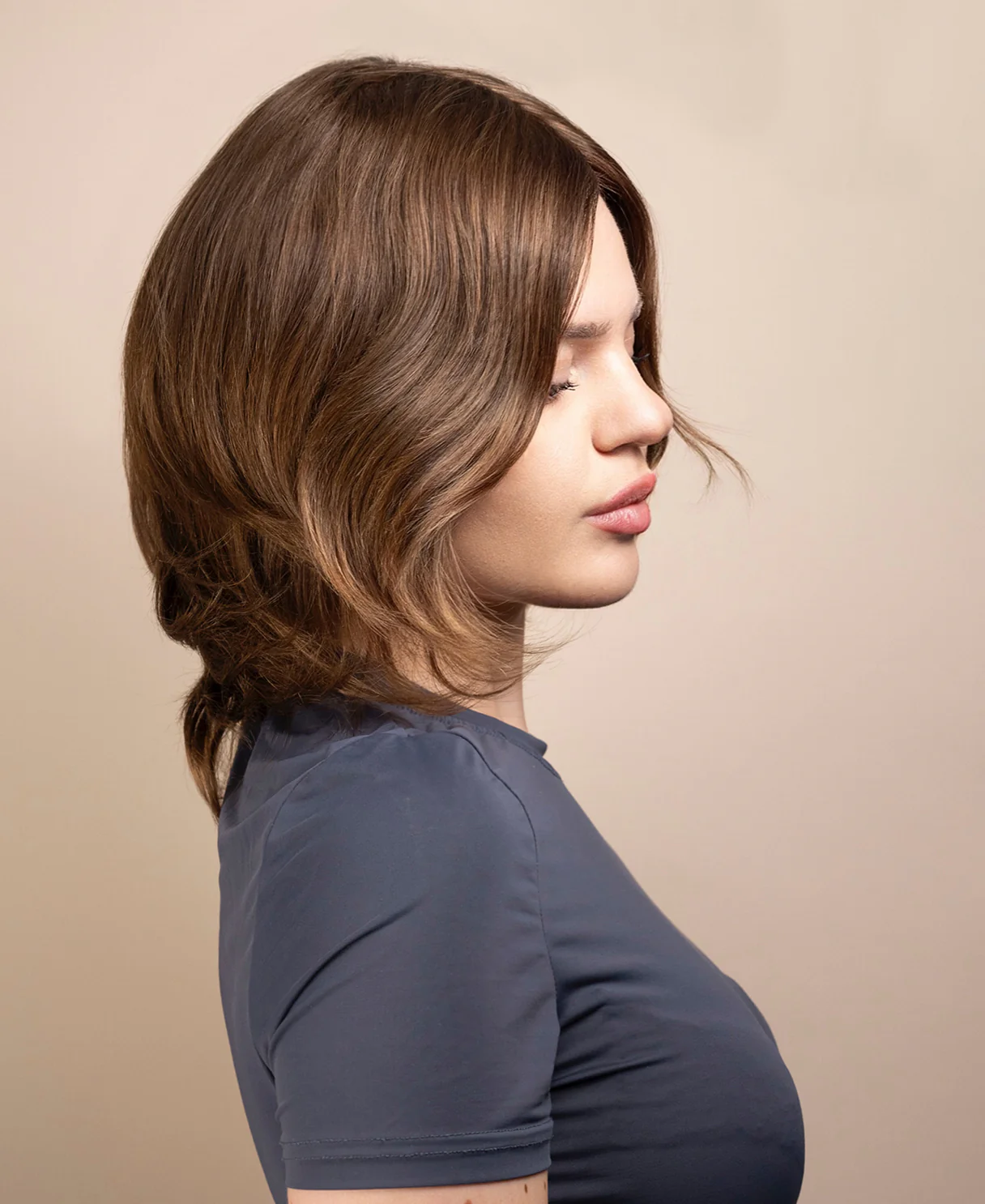 european virgin hair wig - 8" dark blonde. - Image 4
