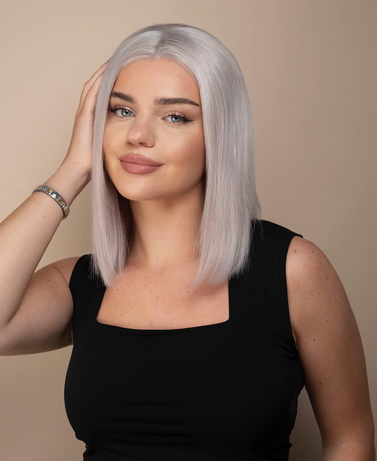 put on & go bob wig - 12" silver blonde.