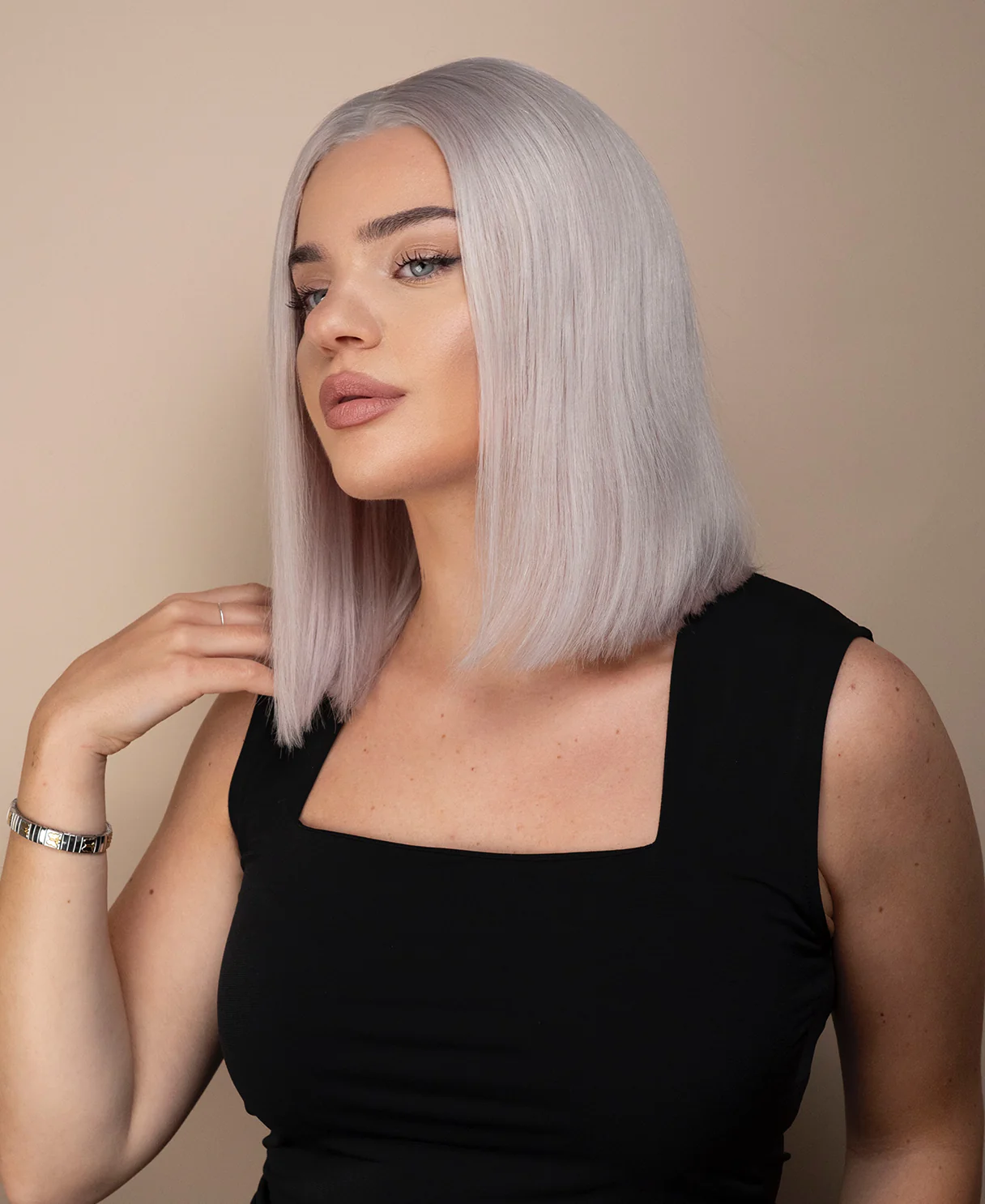 put on & go bob wig - 12" silver blonde. - Image 6