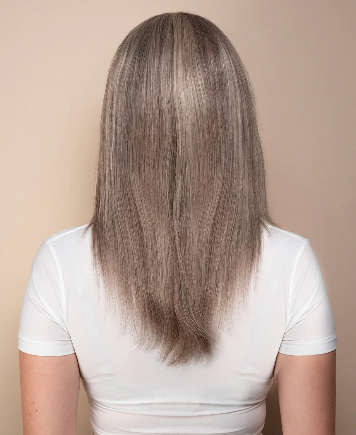 put on & go wig with bangs - 18" ash blonde highlights. - Image 2
