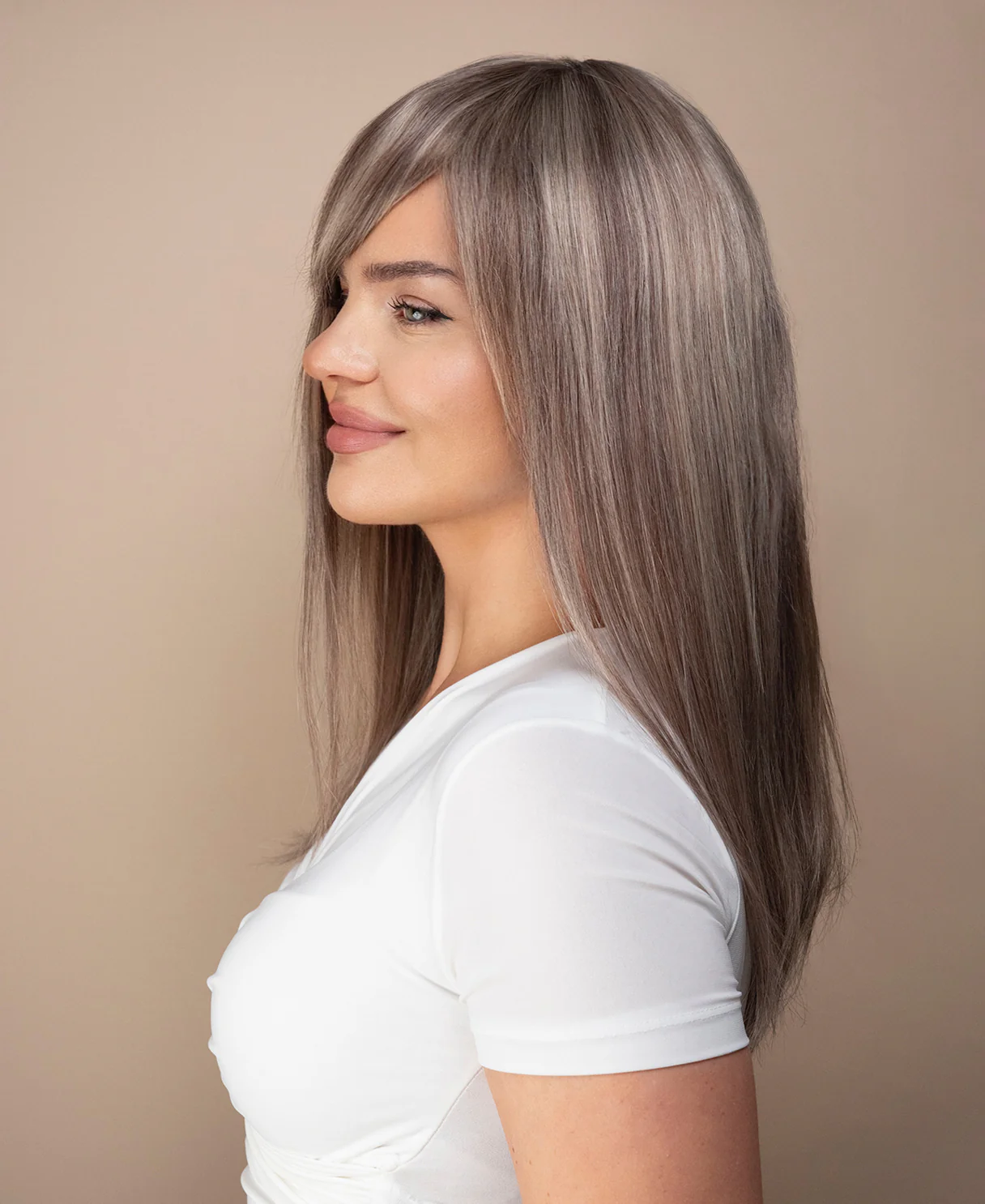 put on & go wig with bangs - 18" ash blonde highlights. - Image 4