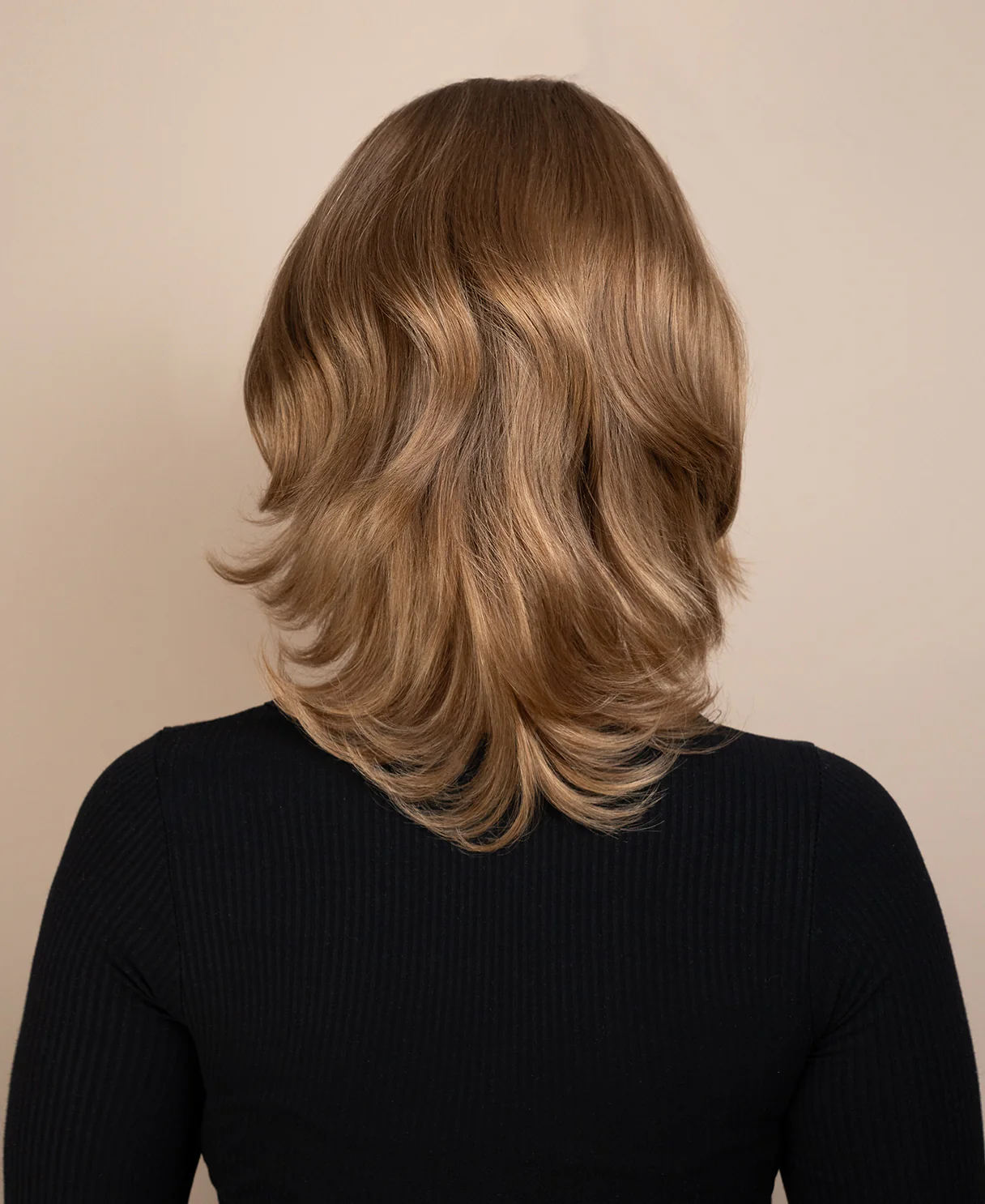 european virgin hair wig - 8" medium blonde. - Image 2