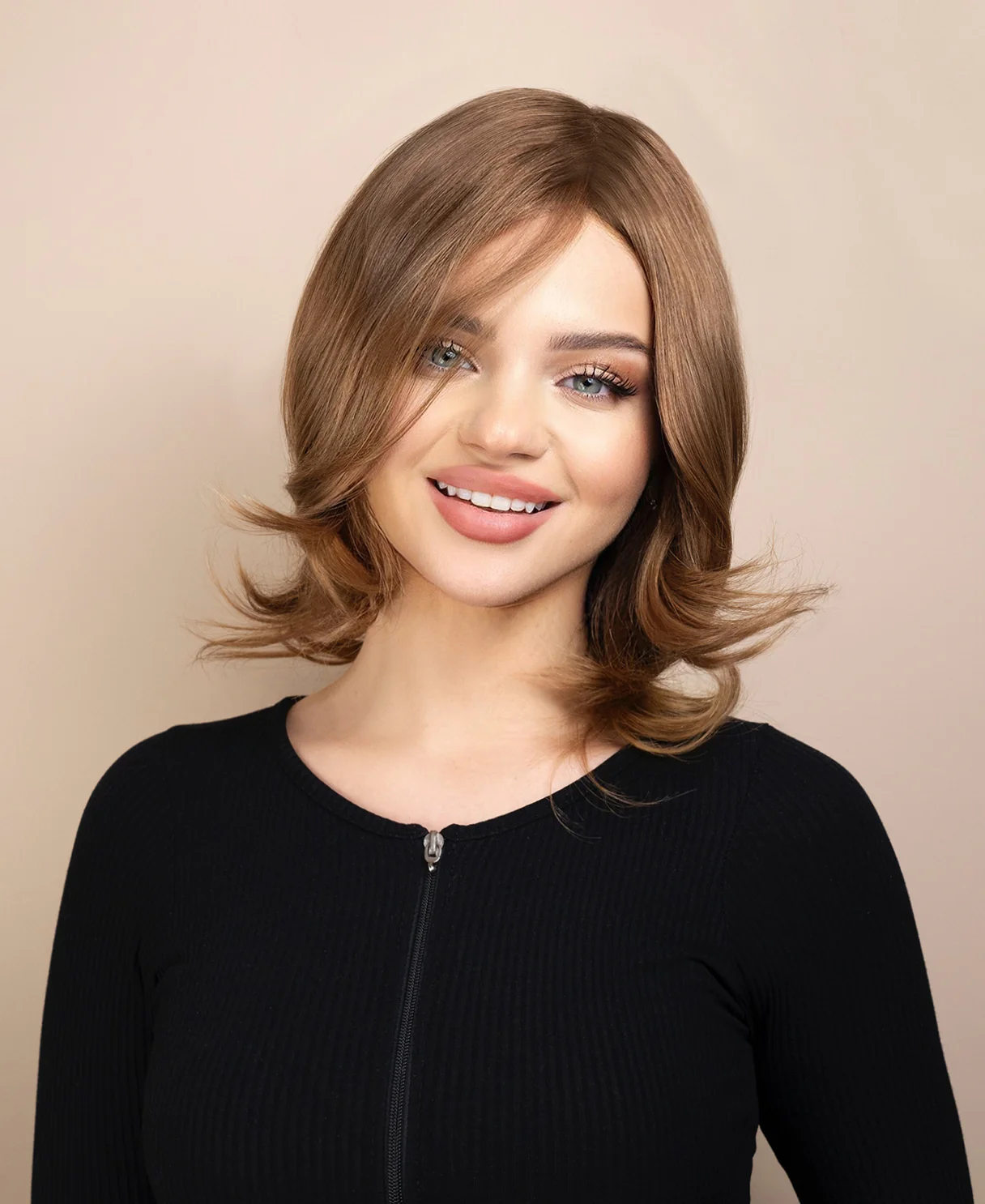 european virgin hair wig - 10" warm blonde. - Image 3