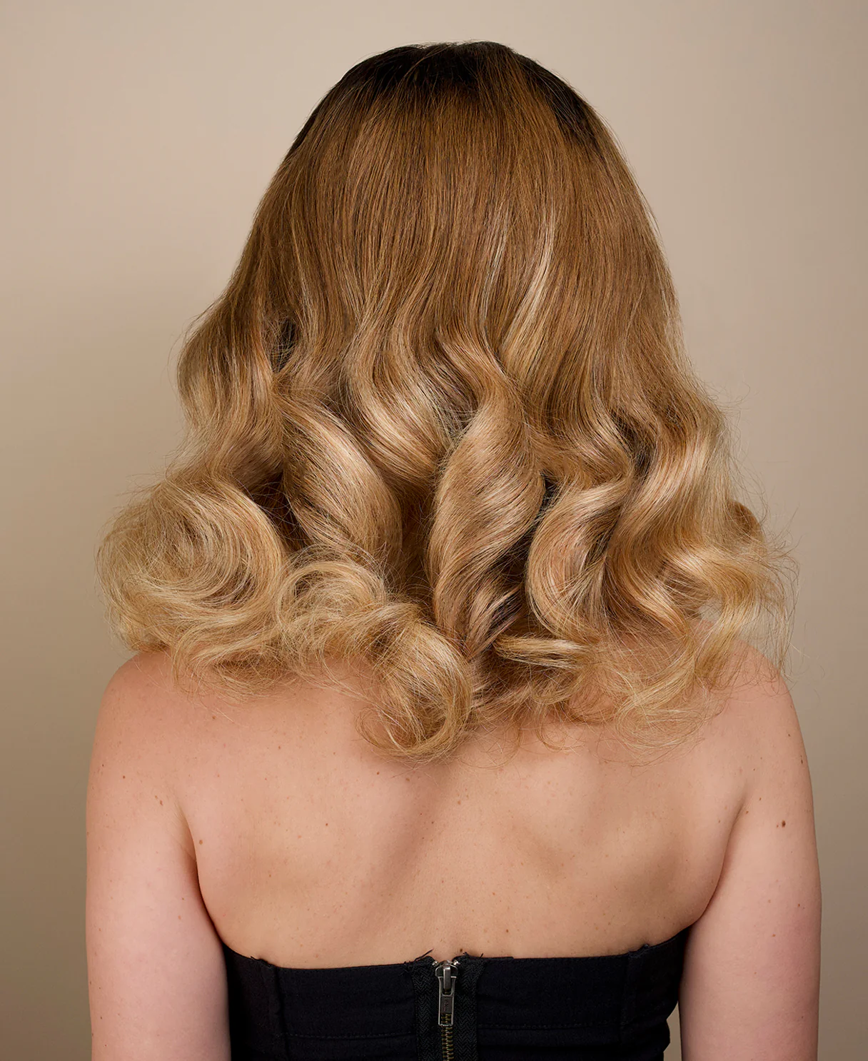 put on & go human wig - 16" rooted blonde with bouncy curls. - Image 2
