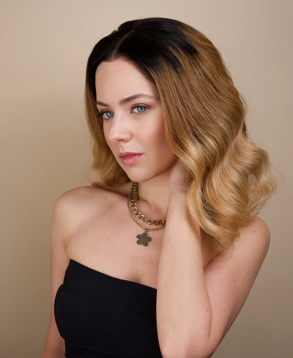 put on & go human wig - 16" rooted blonde with bouncy curls. - Image 5