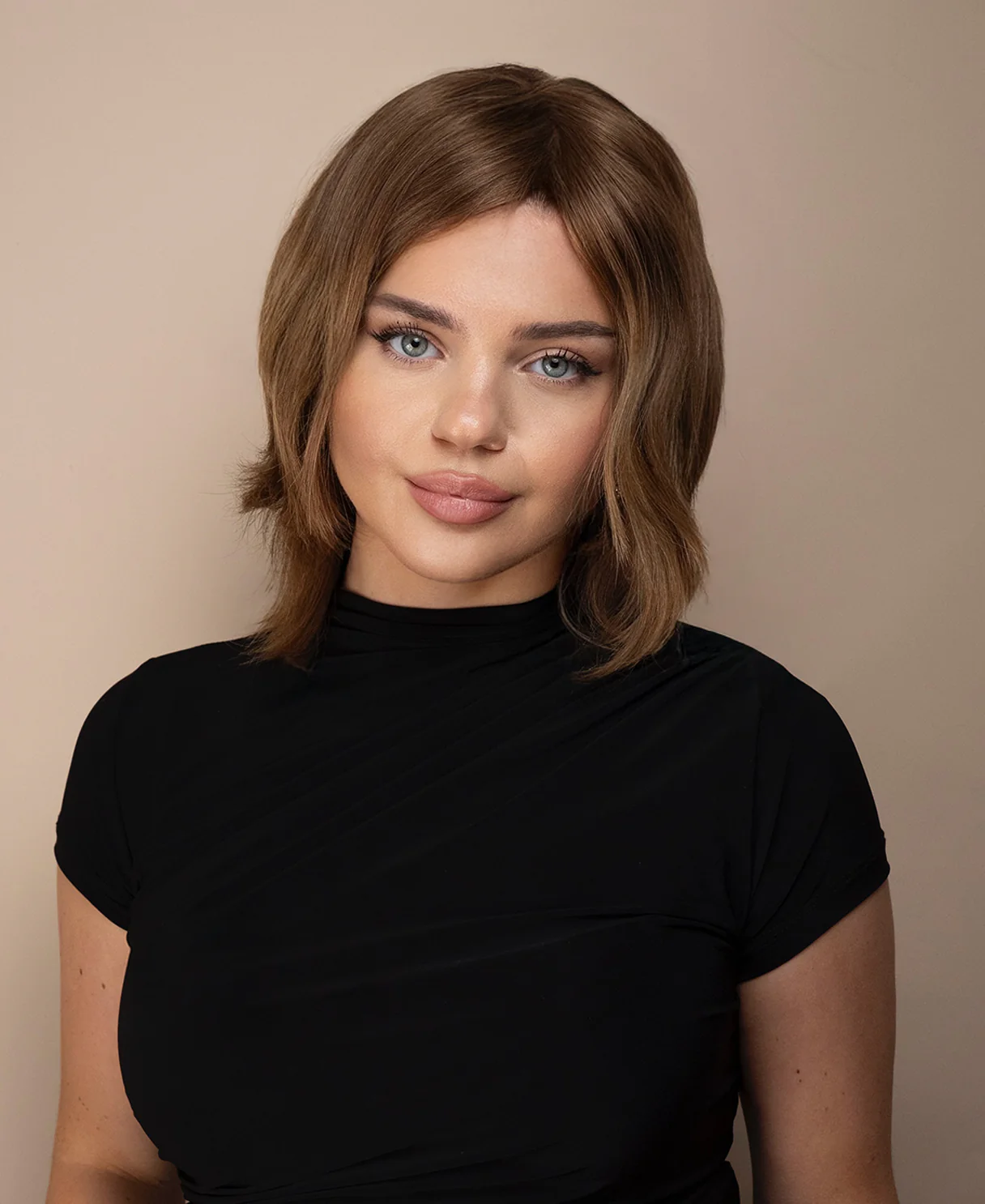 lace front mono wig - 6" light brown.