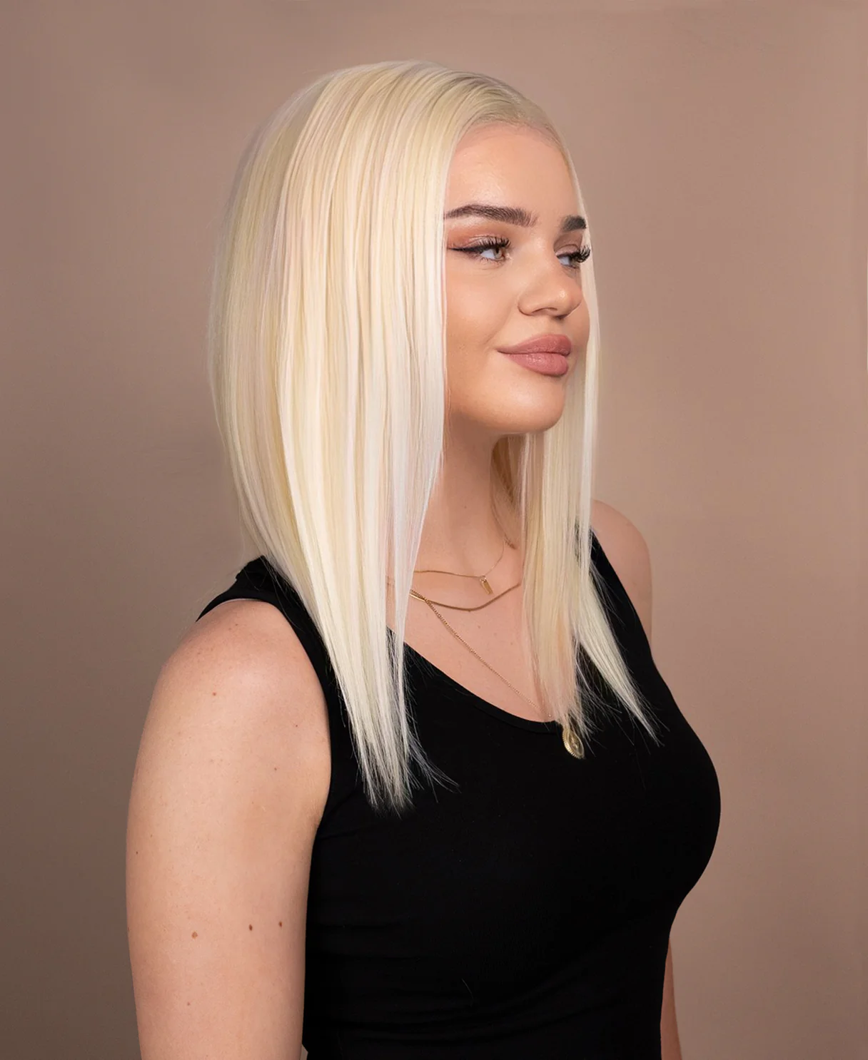 put on & go pre-cut lace human wig - 14" light blonde. - Image 4
