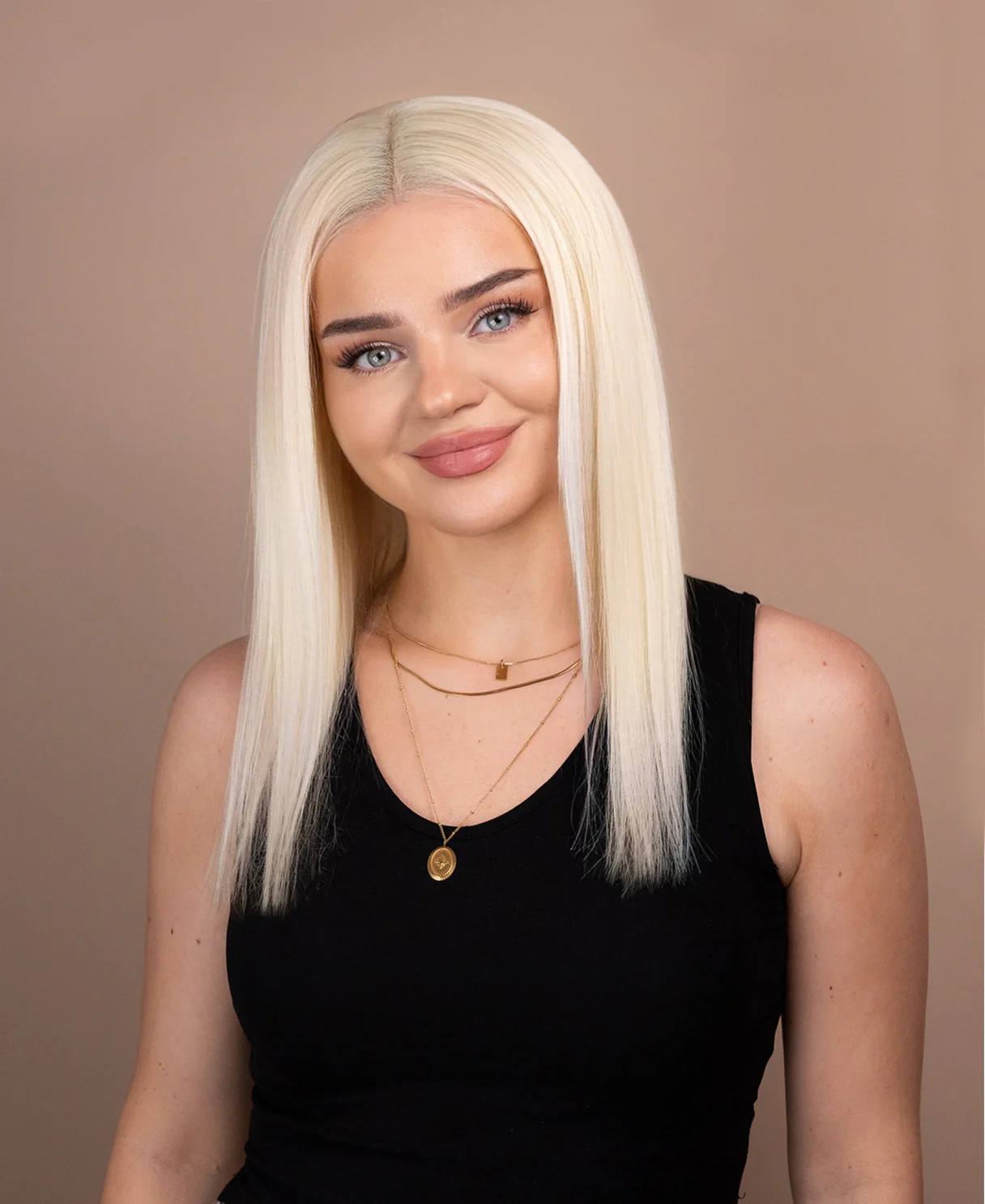 put on & go pre-cut lace human wig - 14" light blonde. - Image 5