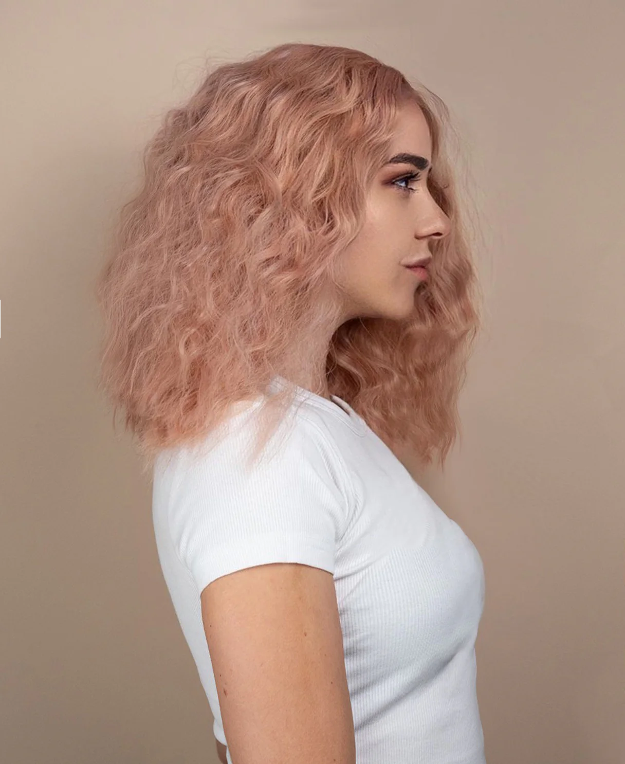 vegan fiber crimped wig - 12" cotton candy pink. - Image 3