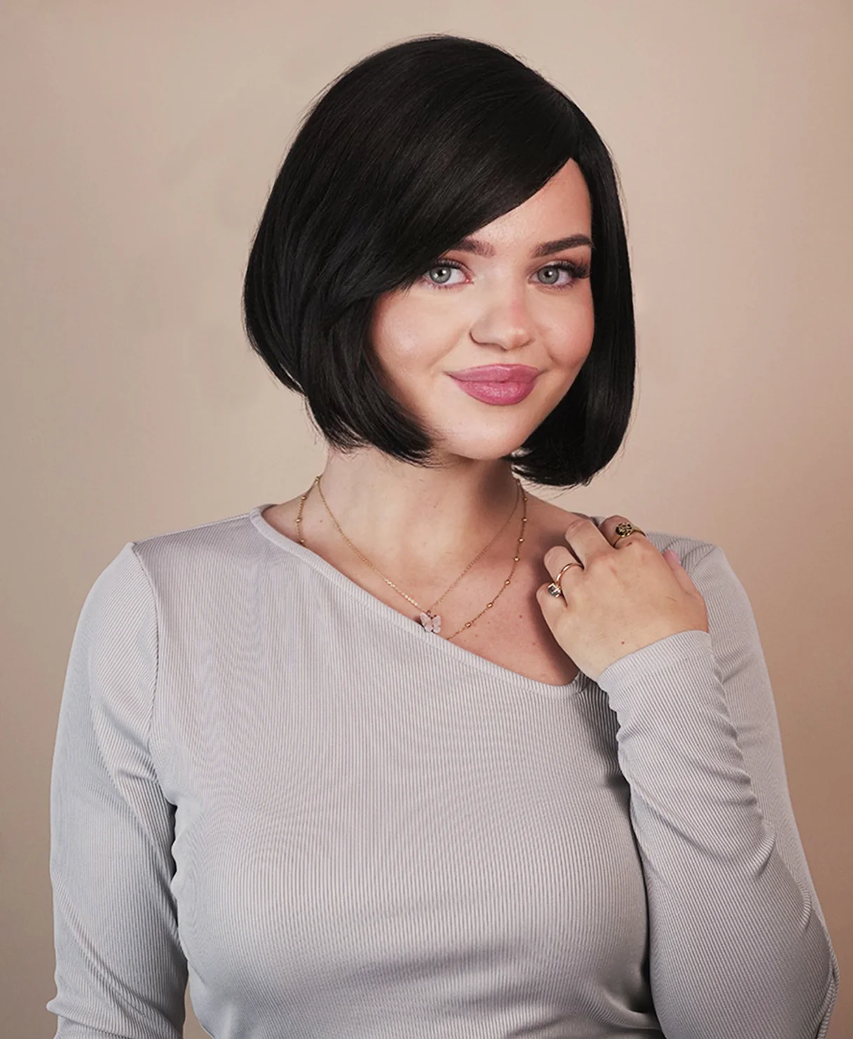 vegan fiber bob with side bangs wig - 10" black. - Image 6