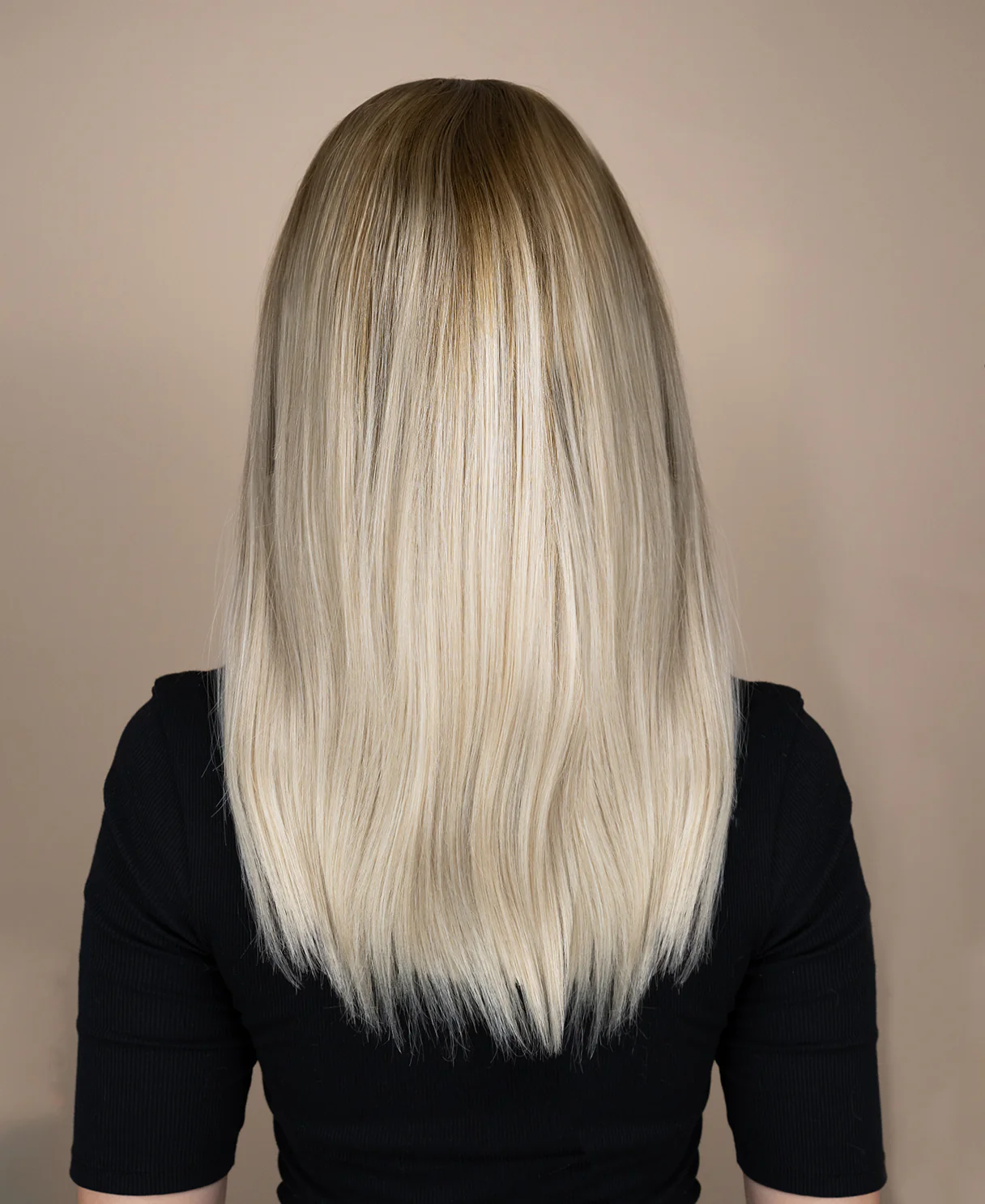 vegan fiber fringe wig - 18" rooted platinum blonde. - Image 2